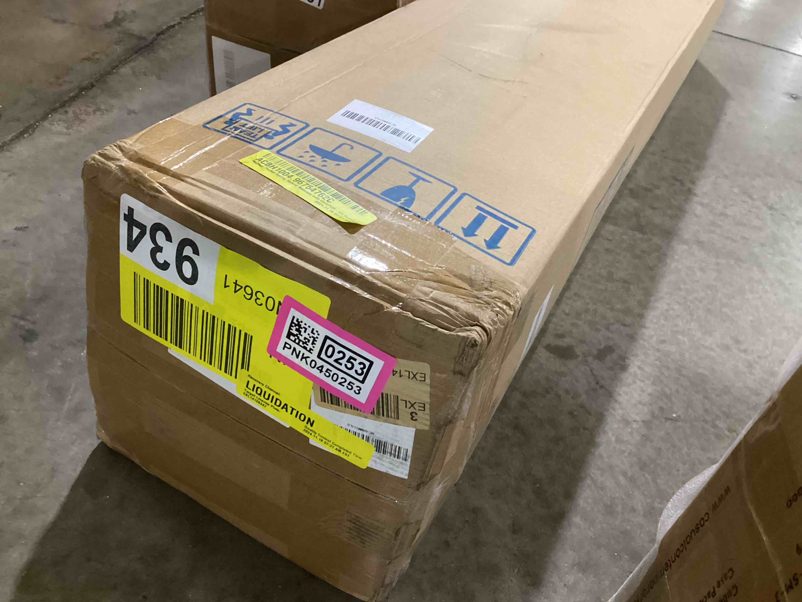 https://s3.amazonaws.com/lotting-images-prod/bidfta/PNK0450253_1732654888133.jpeg