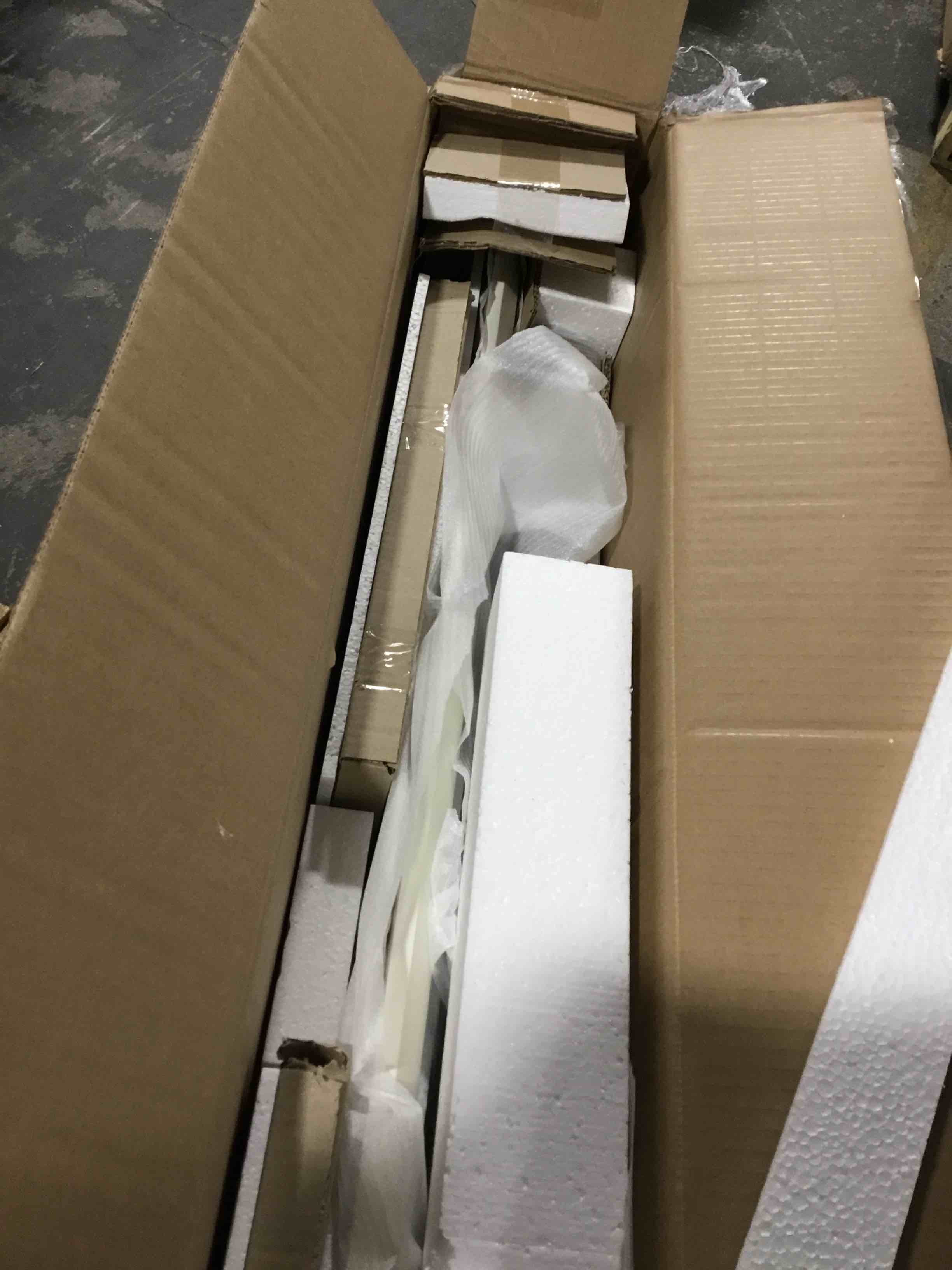 https://s3.amazonaws.com/lotting-images-prod/bidfta/PNK0450840_1732022909357.jpeg