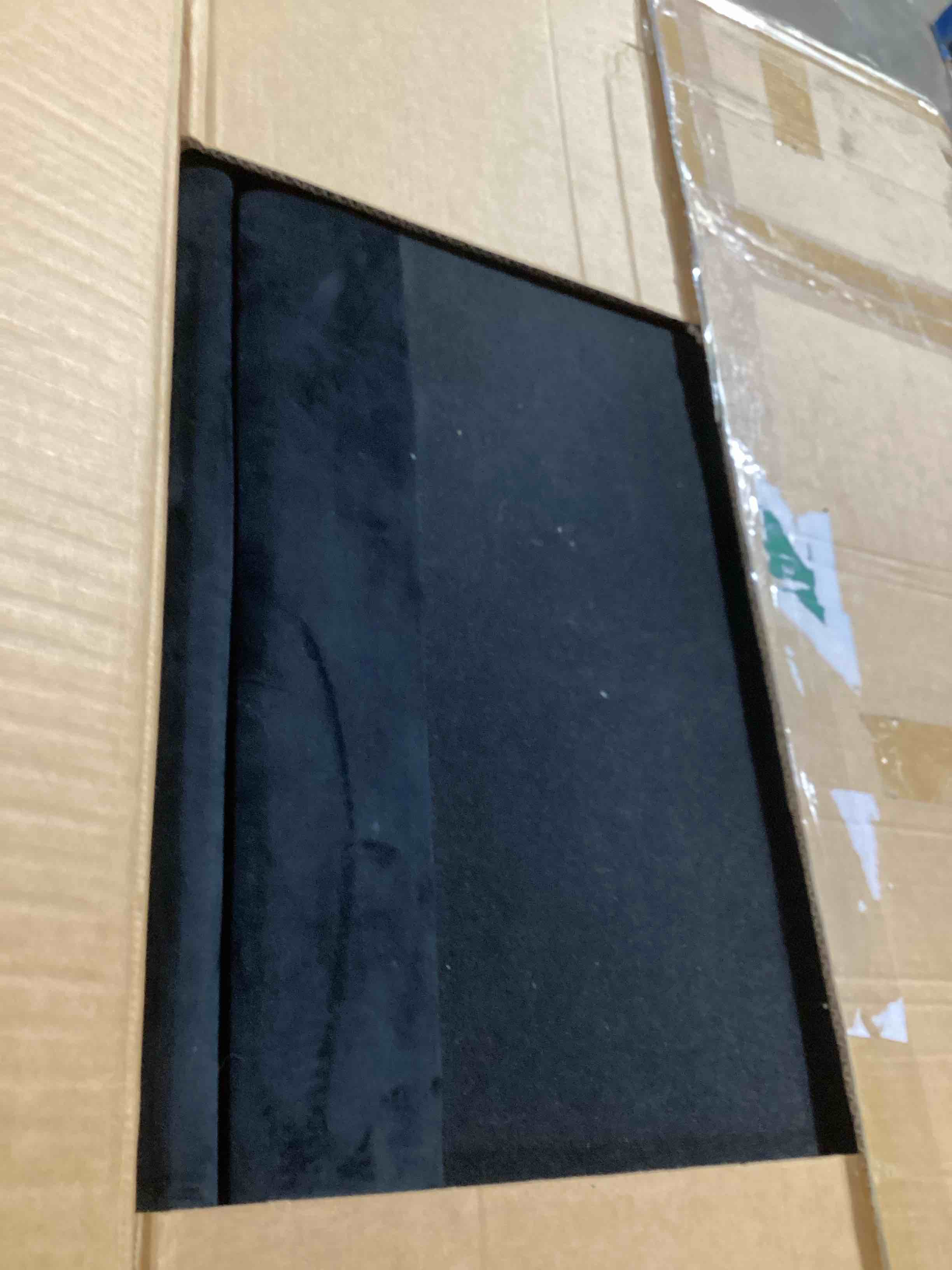 https://s3.amazonaws.com/lotting-images-prod/bidfta/PNK0450966_1731689102635.jpeg