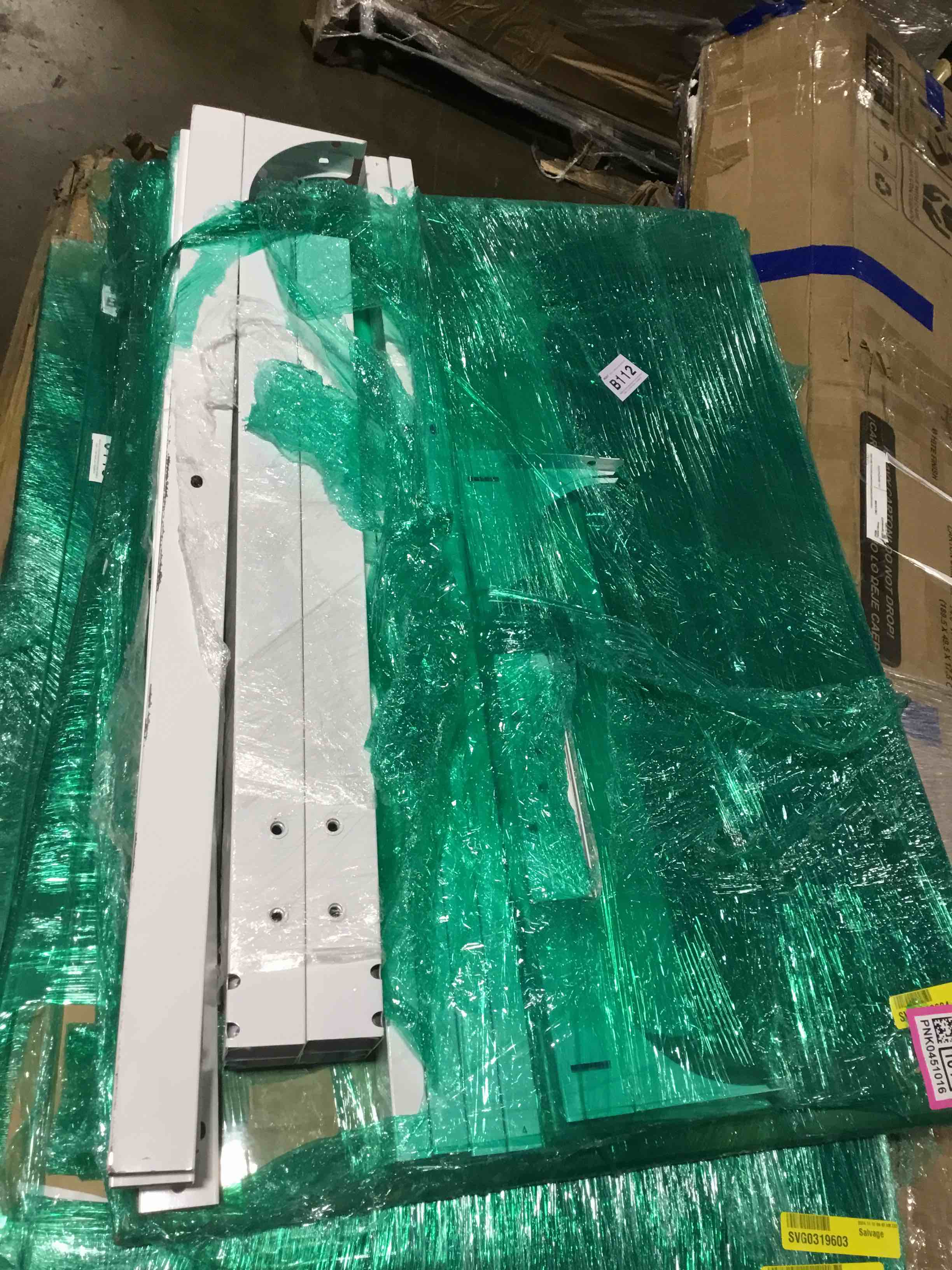 https://s3.amazonaws.com/lotting-images-prod/bidfta/PNK0451016_1731617589825.jpeg