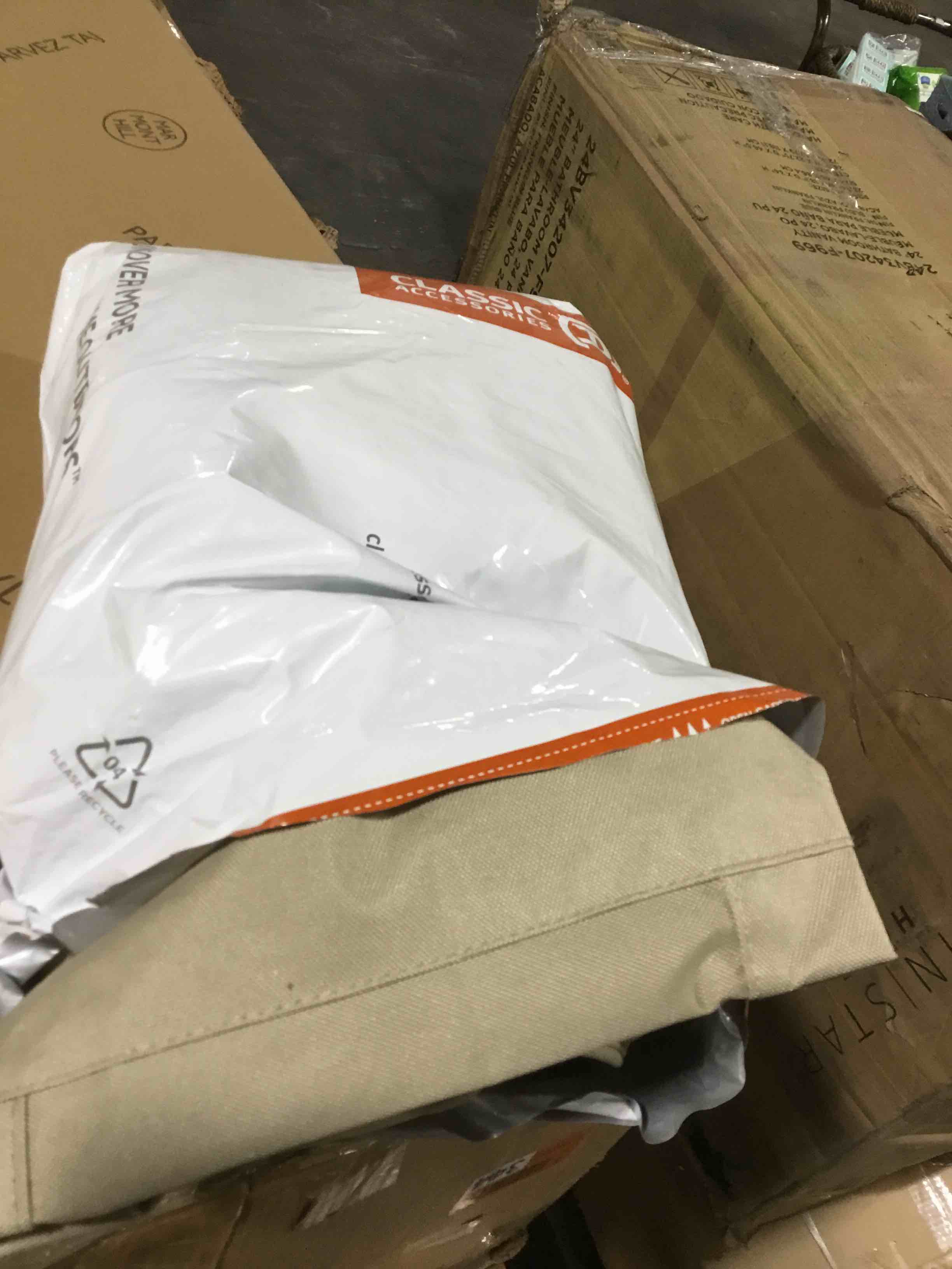 https://s3.amazonaws.com/lotting-images-prod/bidfta/PNK0451024_1731614891281.jpeg