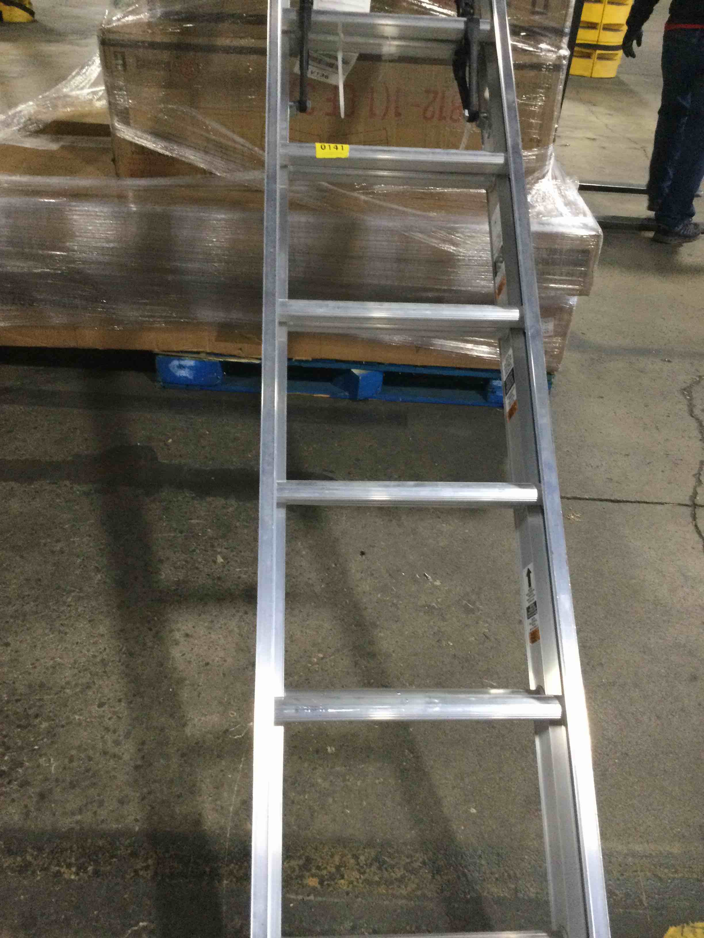 https://s3.amazonaws.com/lotting-images-prod/bidfta/PNK0451431_1731081155519.jpeg