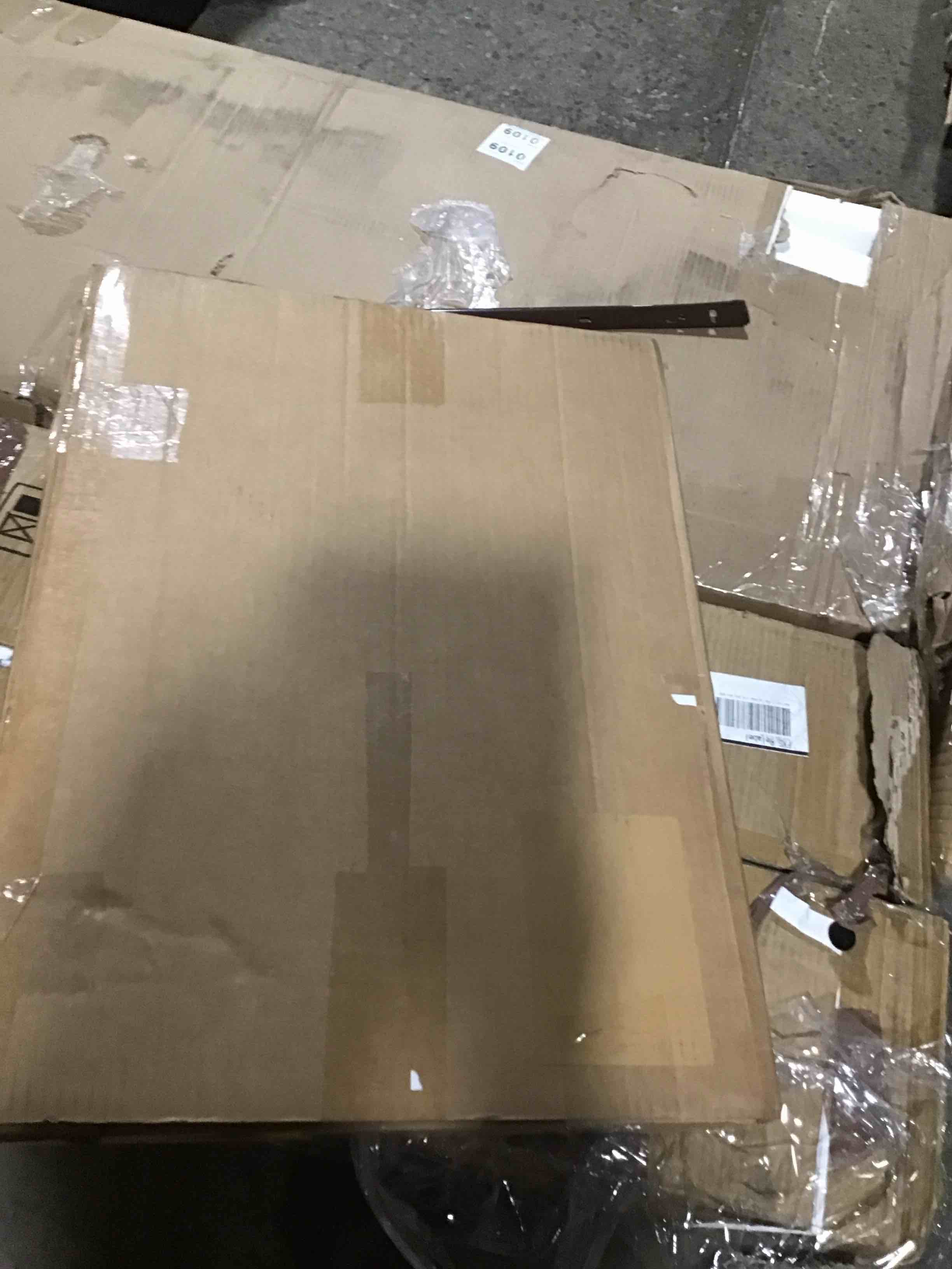 https://s3.amazonaws.com/lotting-images-prod/bidfta/PNK0451835_1730742339807.jpeg