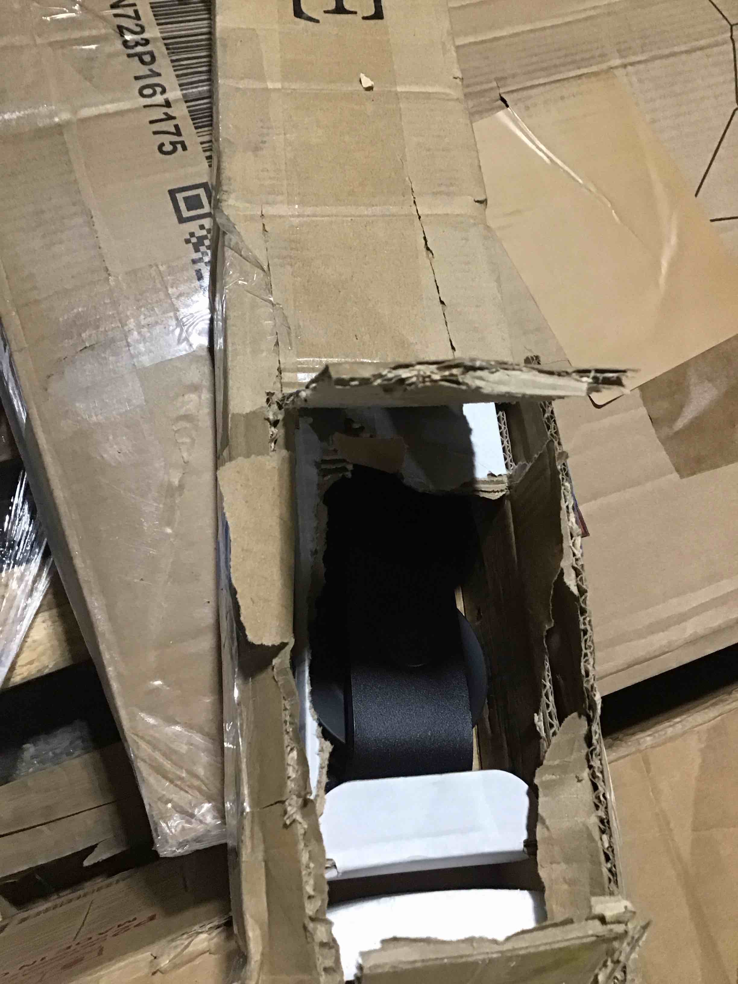 https://s3.amazonaws.com/lotting-images-prod/bidfta/PNK0451840_1730738281624.jpeg