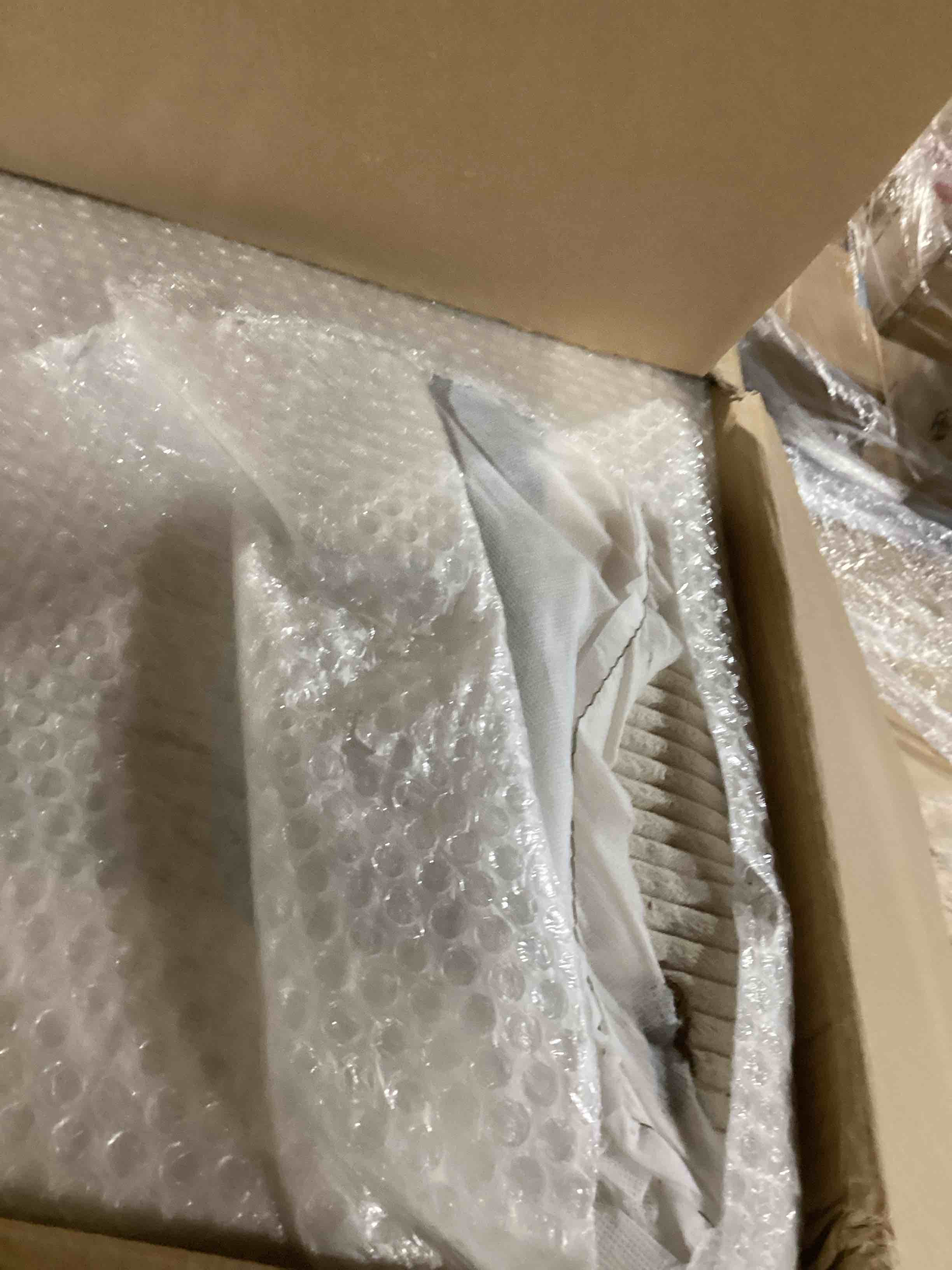 https://s3.amazonaws.com/lotting-images-prod/bidfta/PNK0451949_1730483545556.jpeg