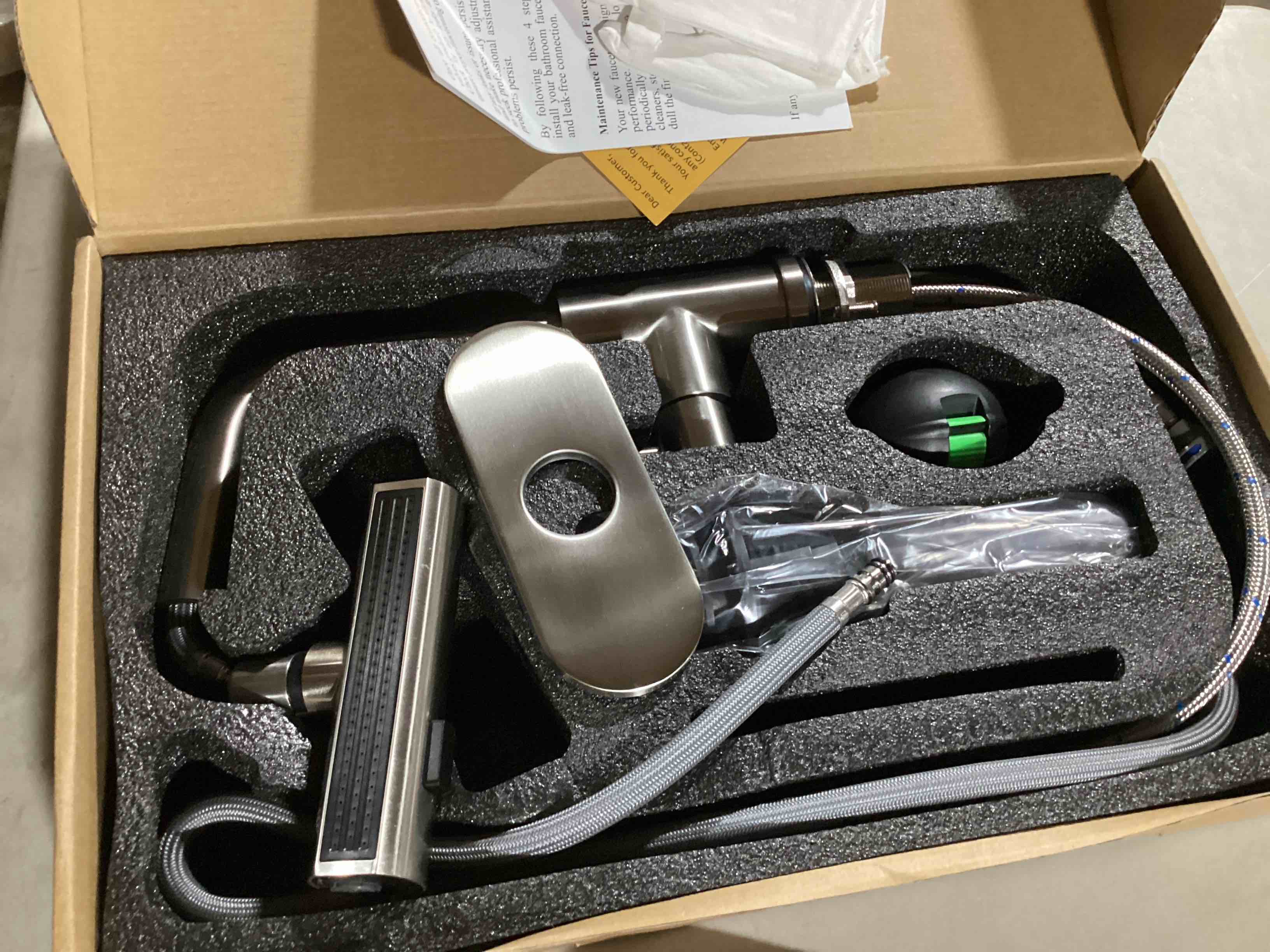 https://s3.amazonaws.com/lotting-images-prod/bidfta/PNK0452840_1729799111874.jpeg