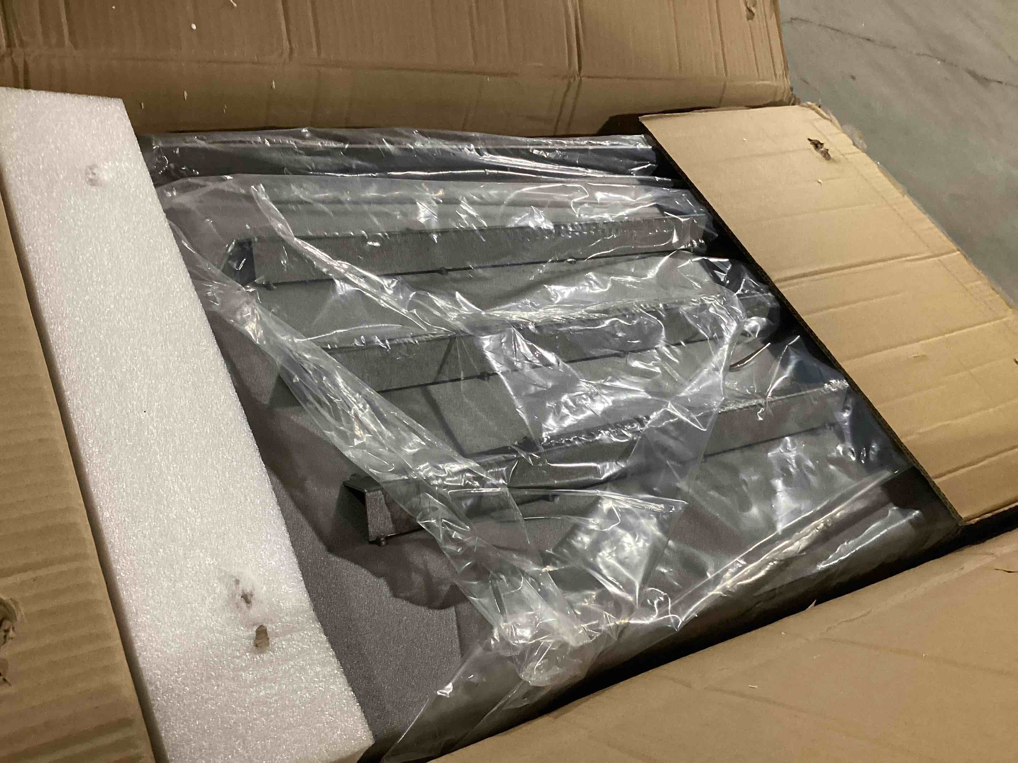 https://s3.amazonaws.com/lotting-images-prod/bidfta/PNK0453003_1729705558085.jpeg