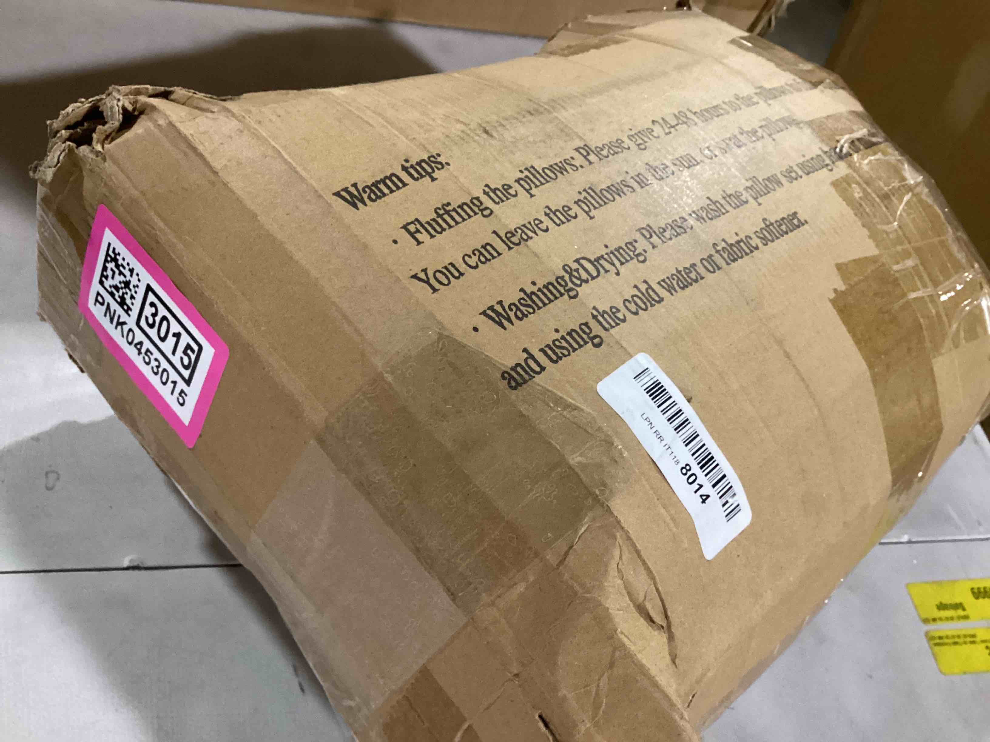 https://s3.amazonaws.com/lotting-images-prod/bidfta/PNK0453015_1729703694755.jpeg
