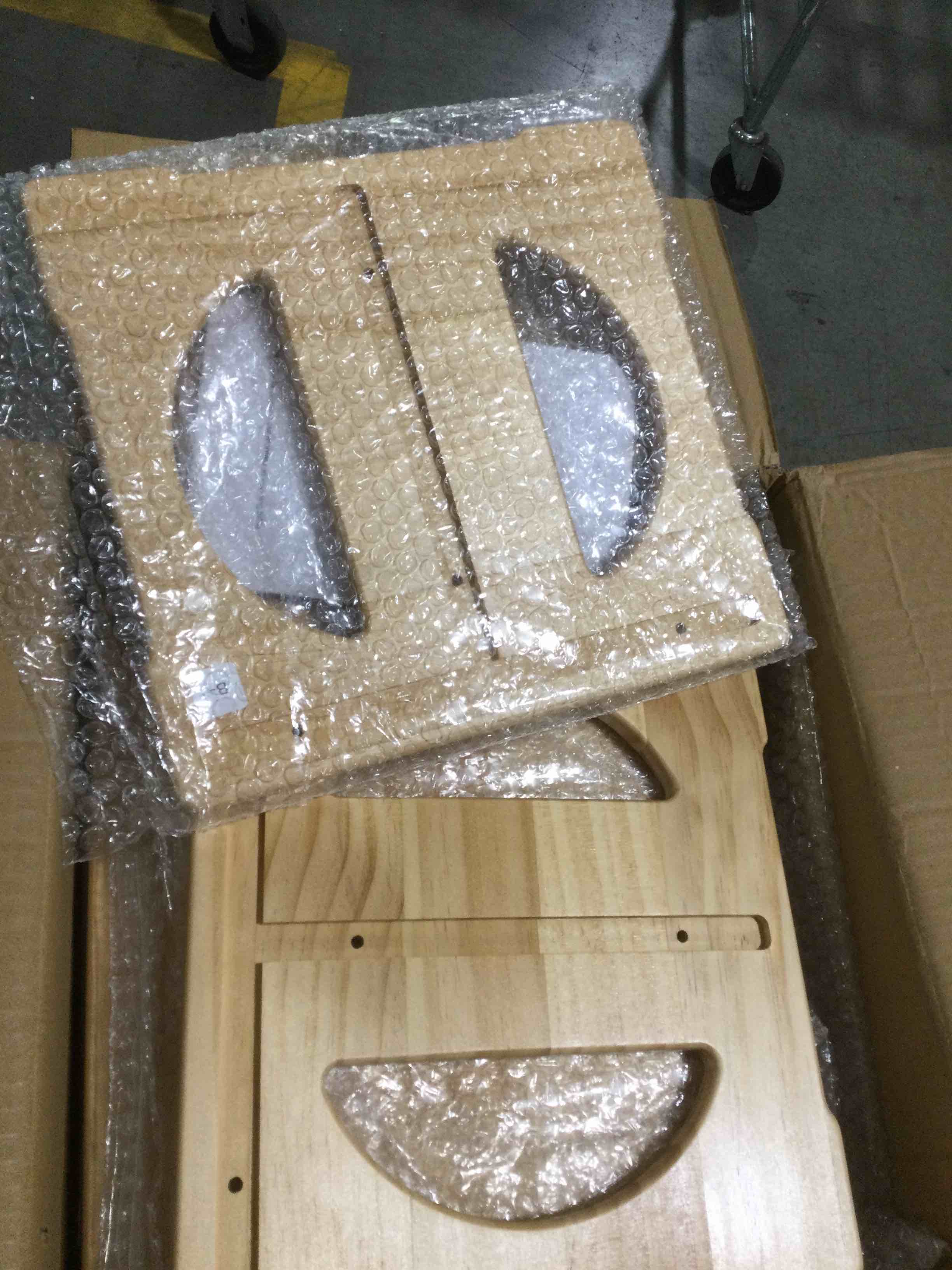 https://s3.amazonaws.com/lotting-images-prod/bidfta/PNK0454405_1731335566045.jpeg