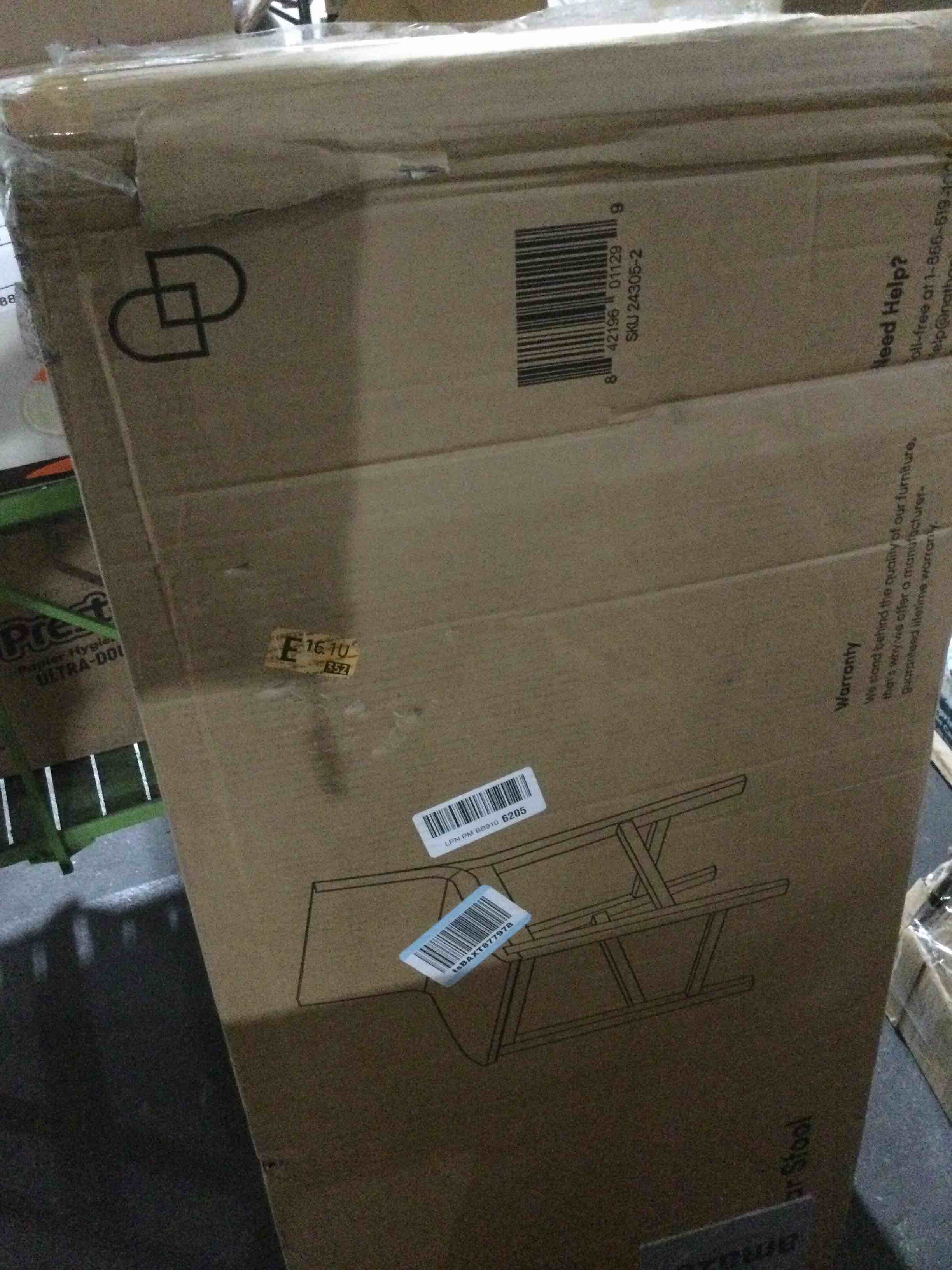 https://s3.amazonaws.com/lotting-images-prod/bidfta/PNK0454448_1731098787744.jpeg