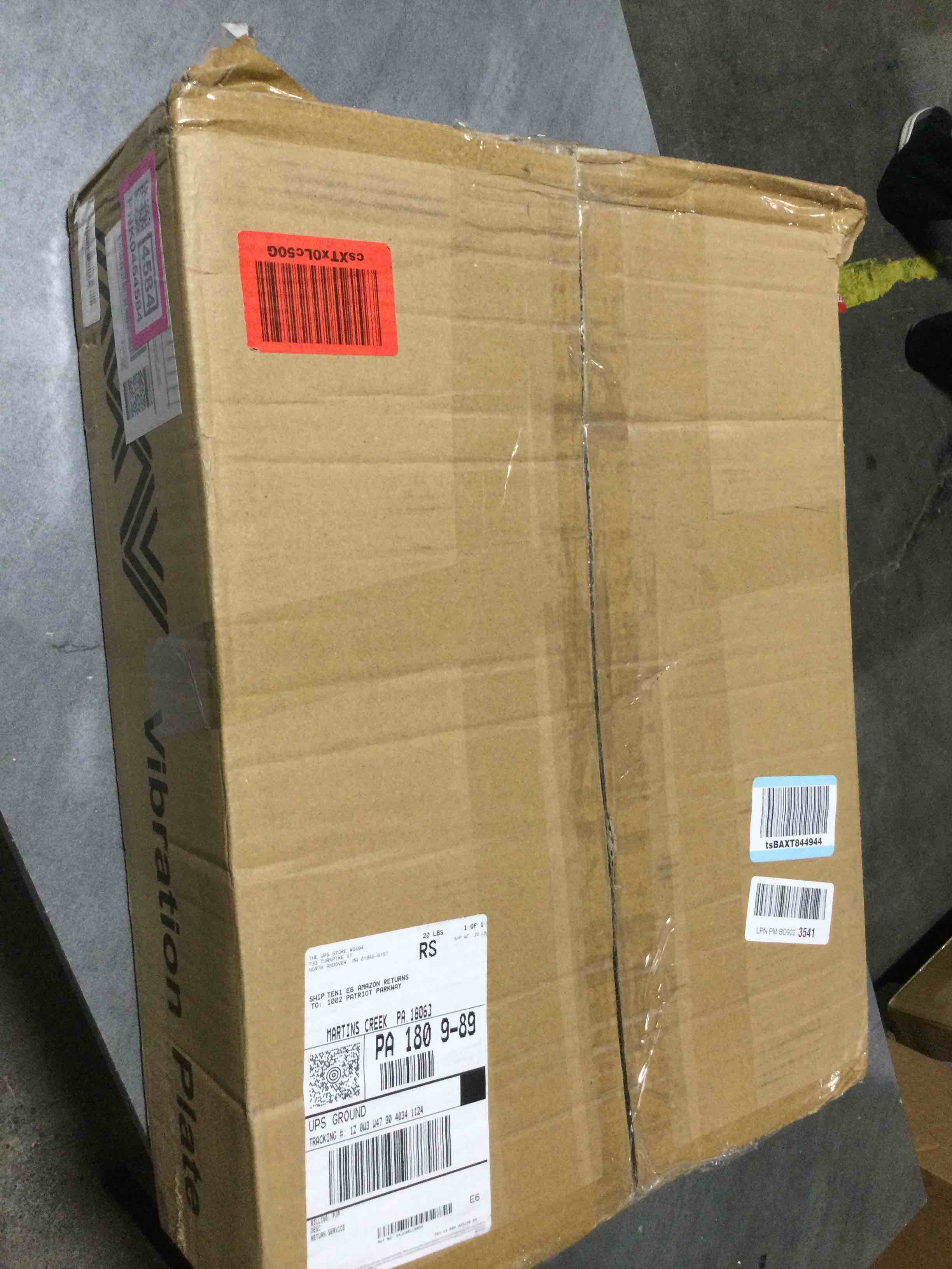https://s3.amazonaws.com/lotting-images-prod/bidfta/PNK0454584_1730986357602.jpeg