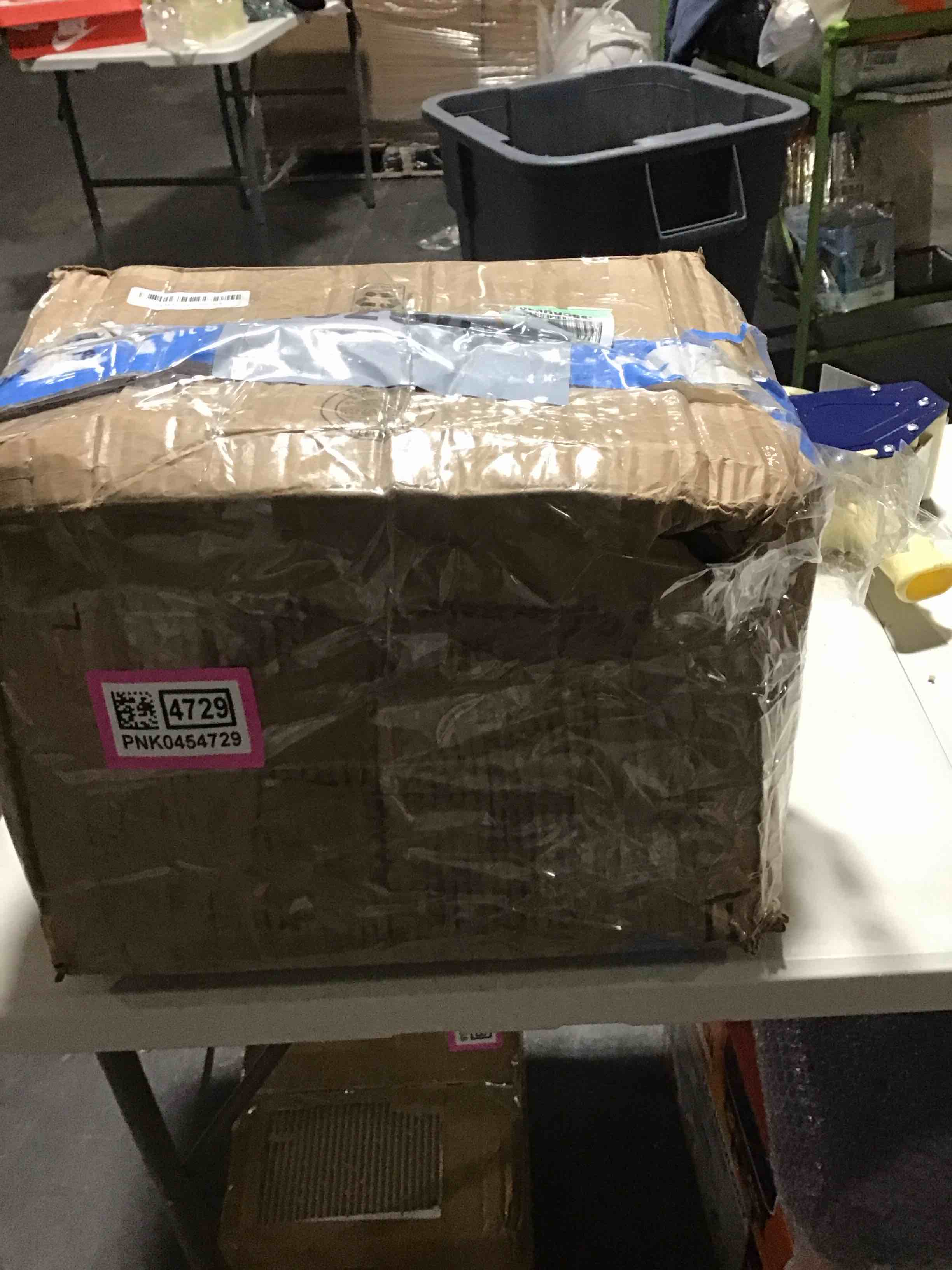 https://s3.amazonaws.com/lotting-images-prod/bidfta/PNK0454729_1730836734975.jpeg