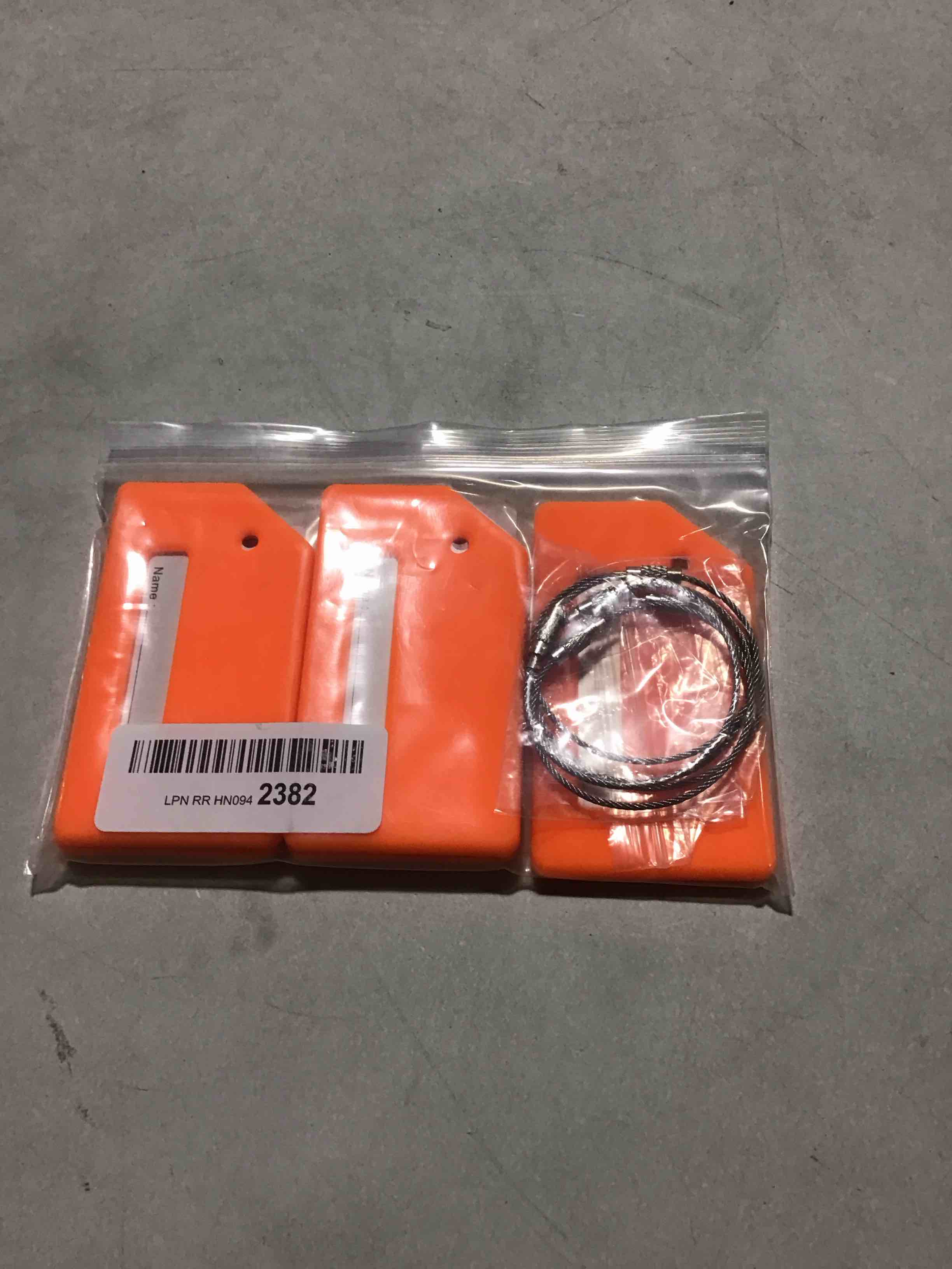 https://s3.amazonaws.com/lotting-images-prod/bidfta/PNK0454915_1730813572927.jpeg