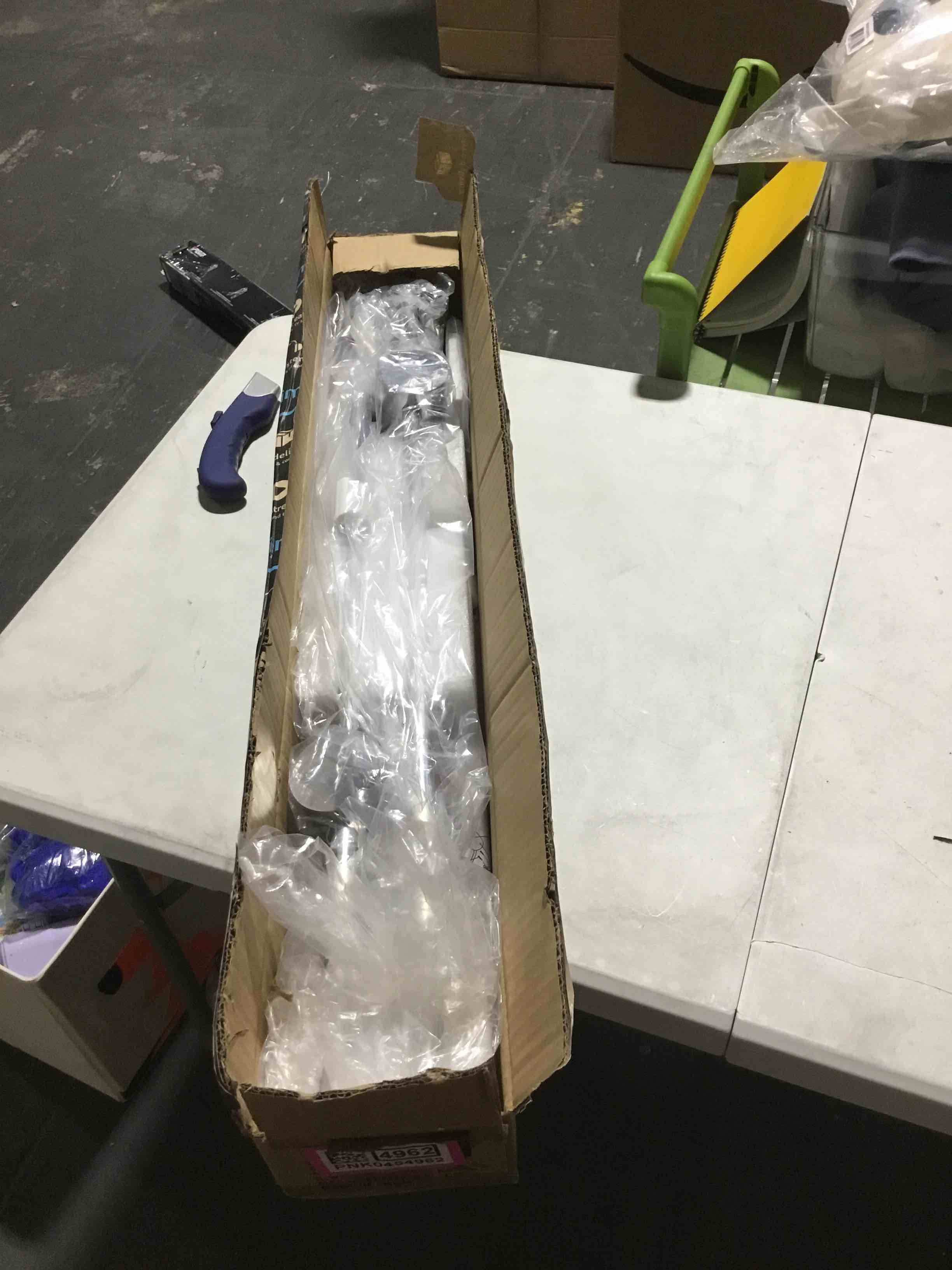 https://s3.amazonaws.com/lotting-images-prod/bidfta/PNK0454962_1730745558336.jpeg
