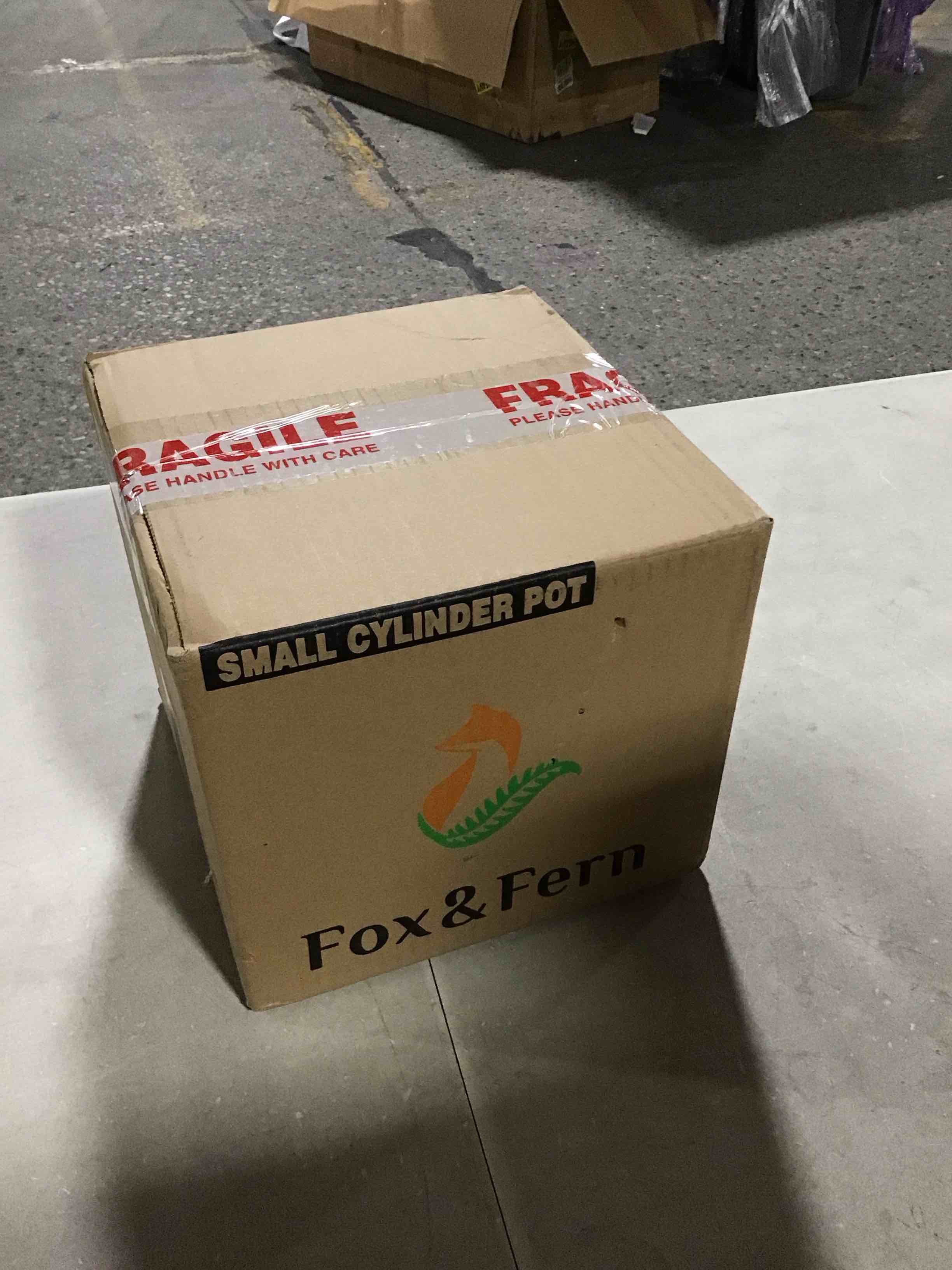 https://s3.amazonaws.com/lotting-images-prod/bidfta/PNK0455181_1730309745896.jpeg