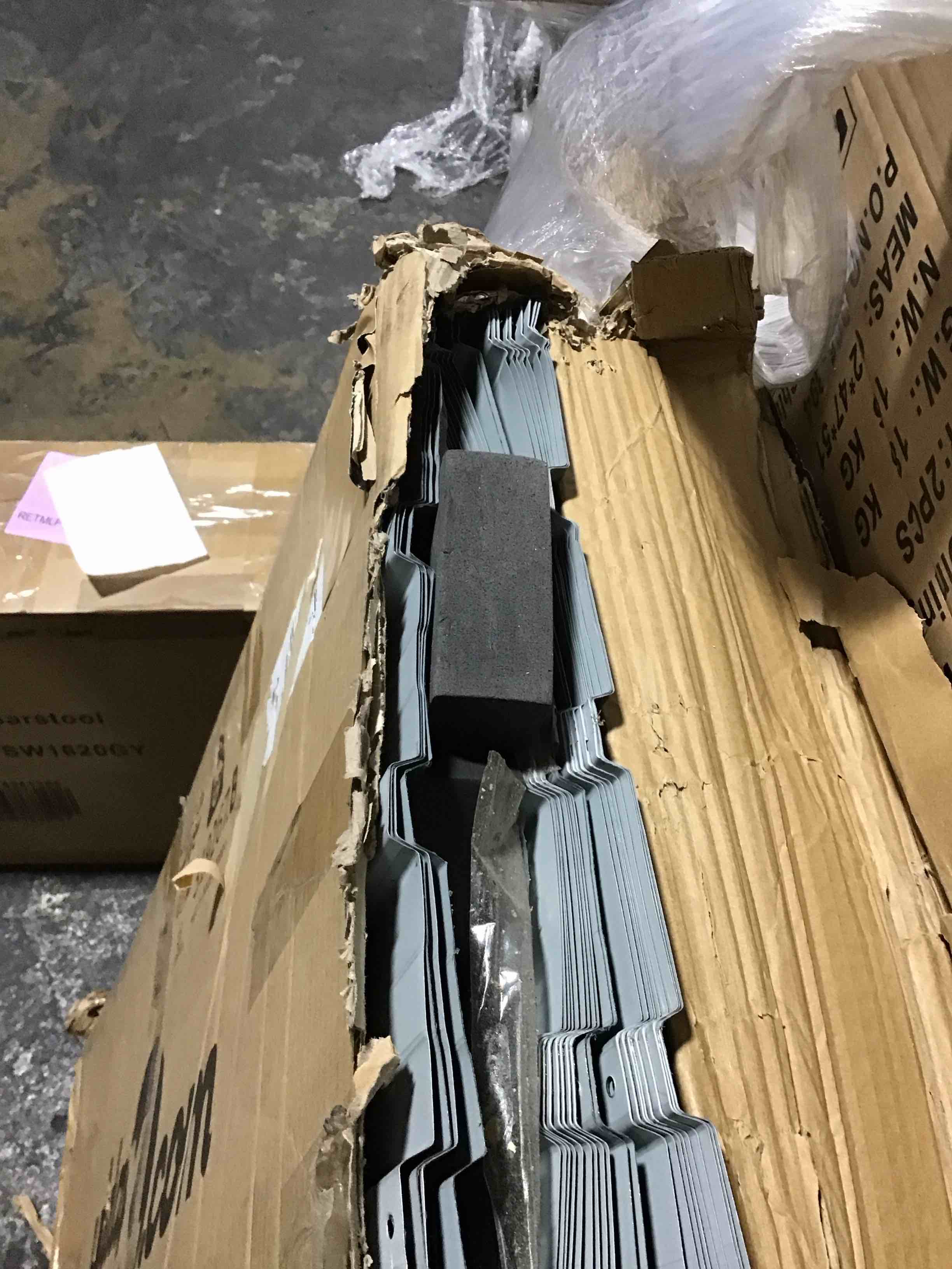 https://s3.amazonaws.com/lotting-images-prod/bidfta/PNK0455296_1730126034733.jpeg