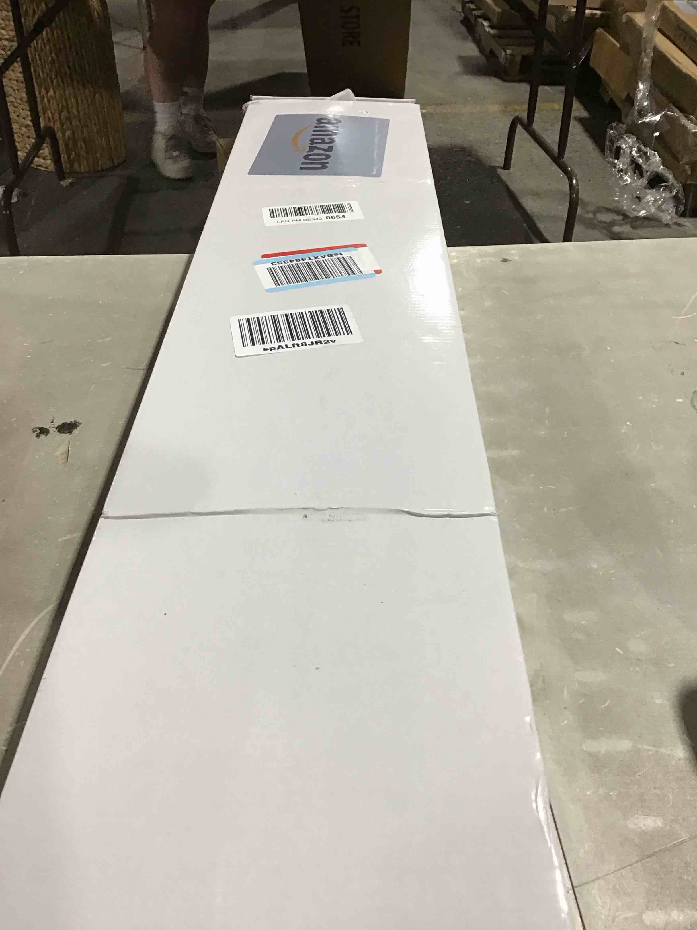https://s3.amazonaws.com/lotting-images-prod/bidfta/PNK0455850_1729535276109.jpeg