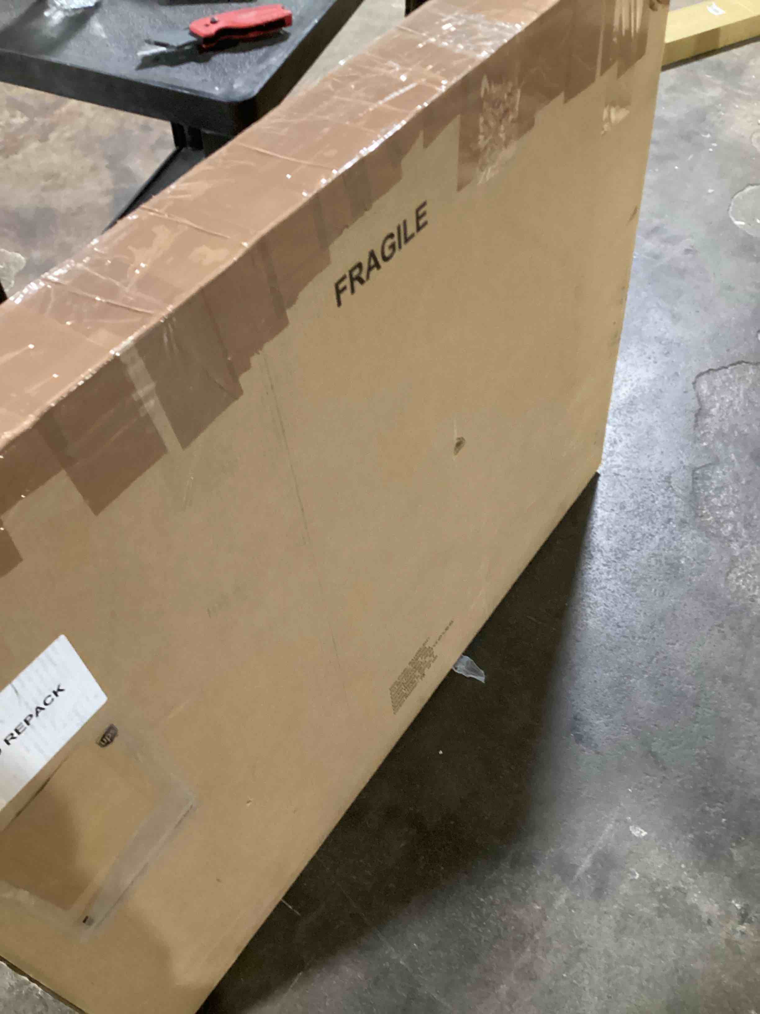 https://s3.amazonaws.com/lotting-images-prod/bidfta/PNK0456760_1730227766848.jpeg