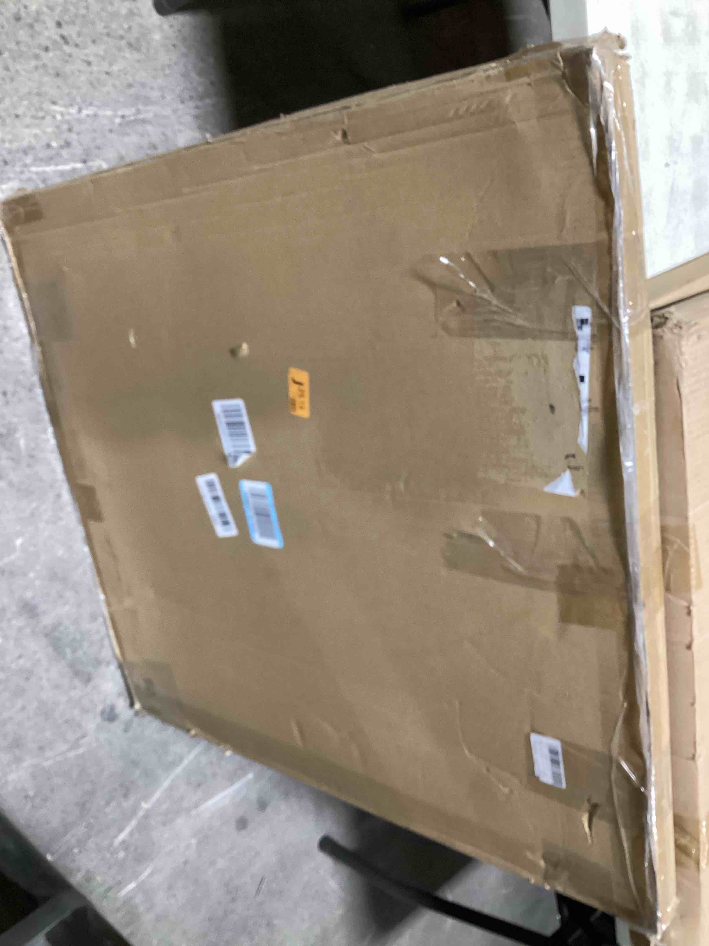 https://s3.amazonaws.com/lotting-images-prod/bidfta/PNK0457325_1729686214847.jpeg