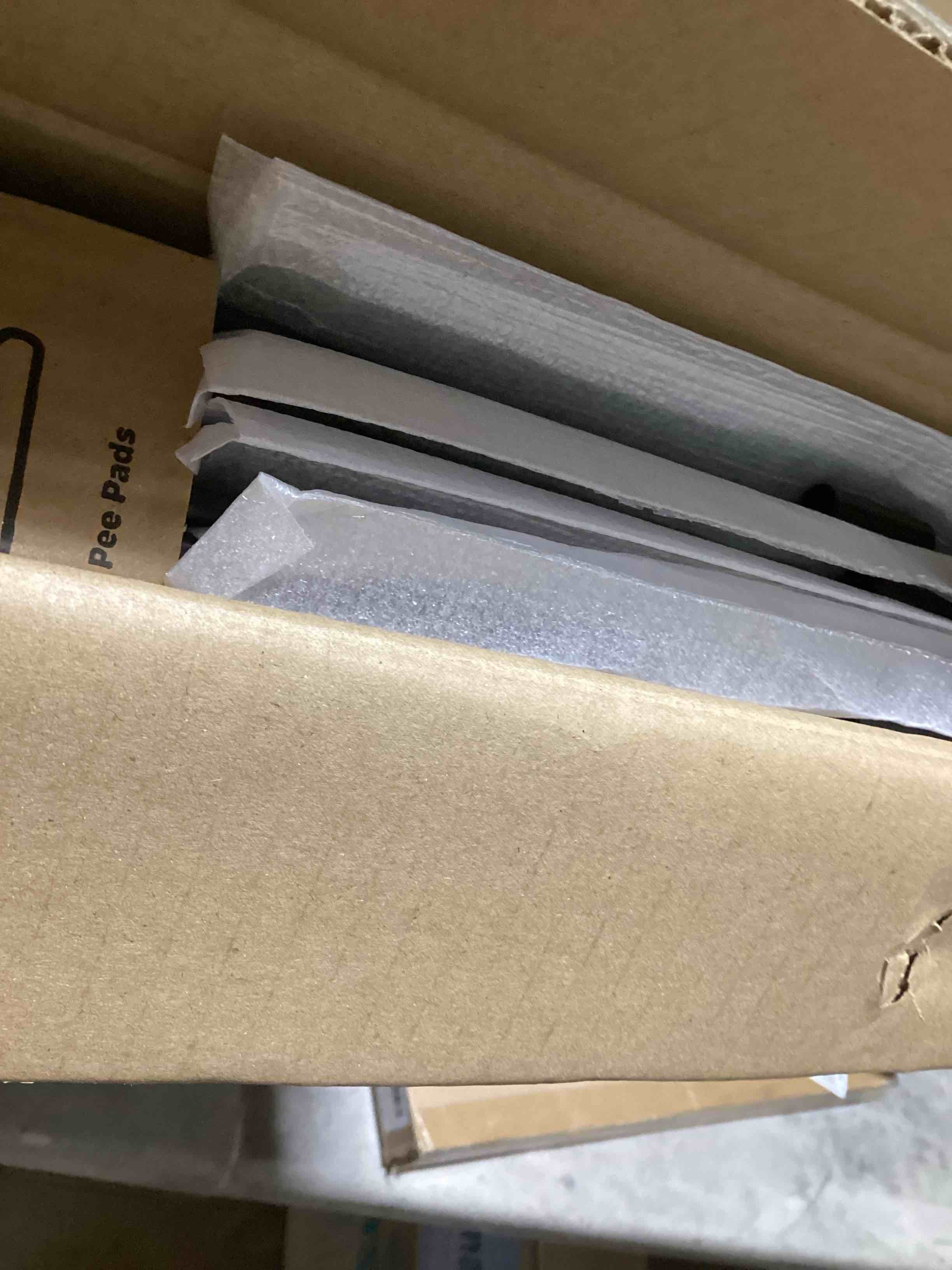 https://s3.amazonaws.com/lotting-images-prod/bidfta/PNK0457693_1729265024091.jpeg