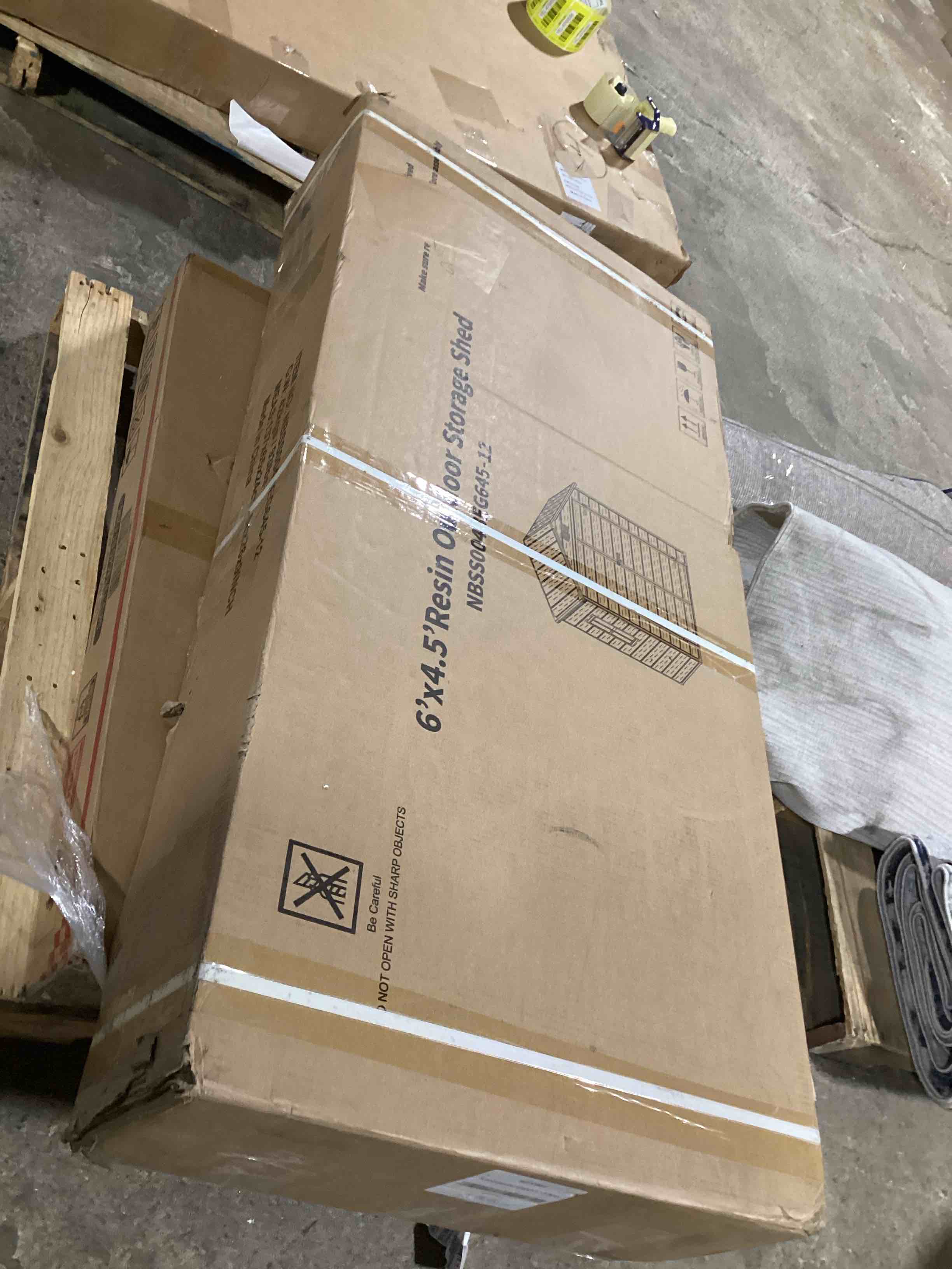 https://s3.amazonaws.com/lotting-images-prod/bidfta/PNK0457962_1729167329611.jpeg