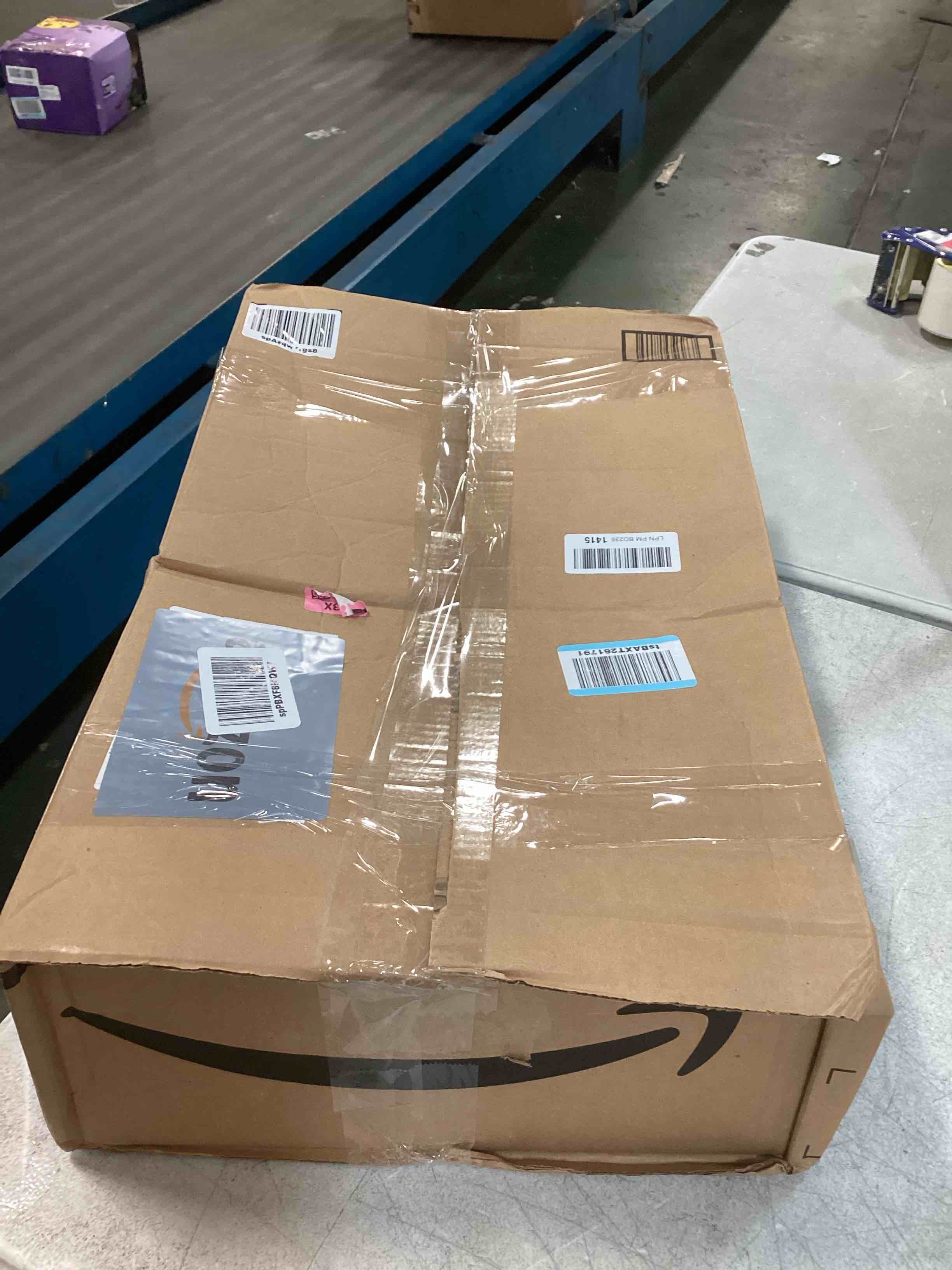 https://s3.amazonaws.com/lotting-images-prod/bidfta/PNK0458583_1729743683726.jpeg