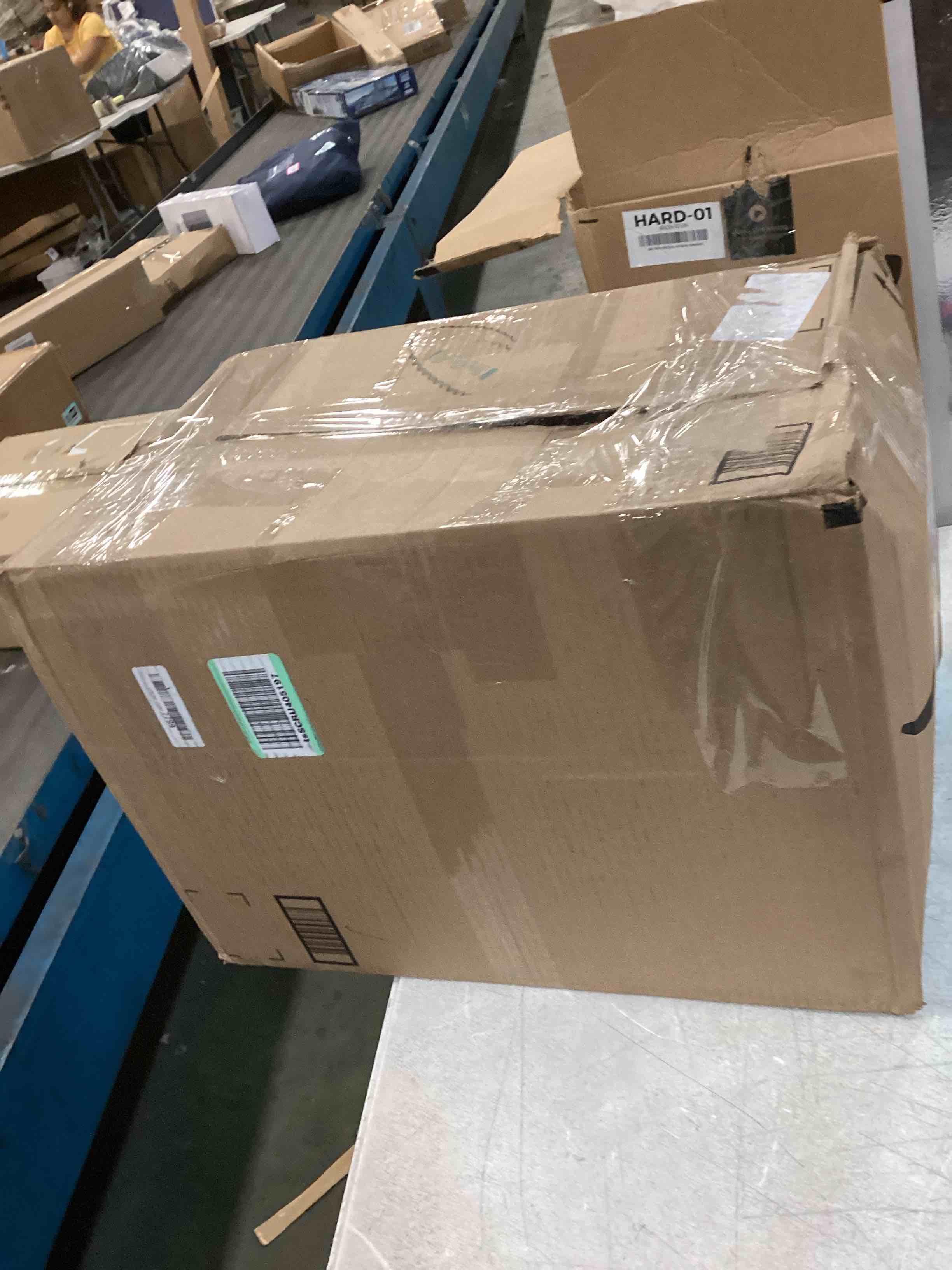 https://s3.amazonaws.com/lotting-images-prod/bidfta/PNK0458701_1729728178351.jpeg