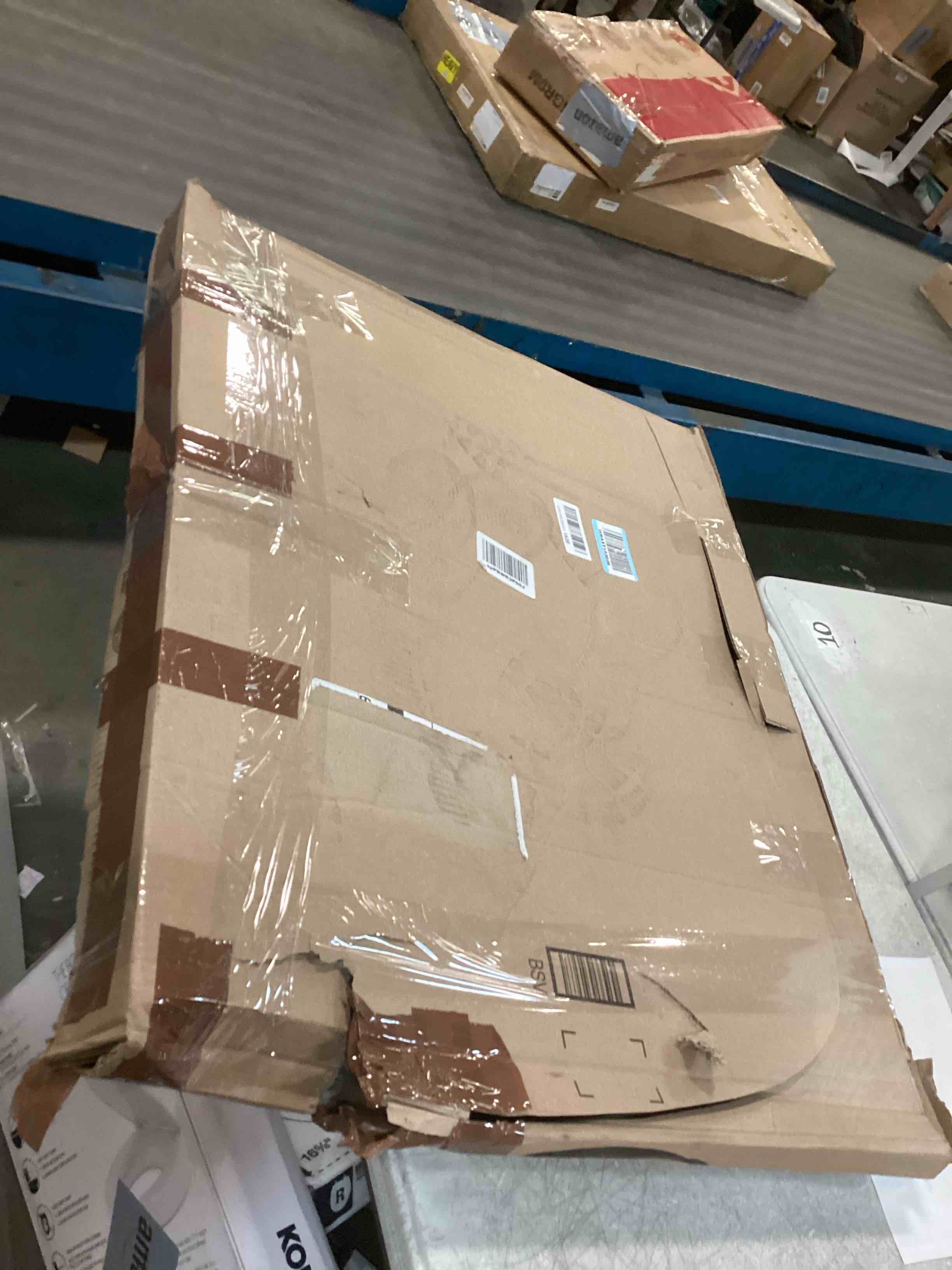 https://s3.amazonaws.com/lotting-images-prod/bidfta/PNK0458825_1729657178918.jpeg