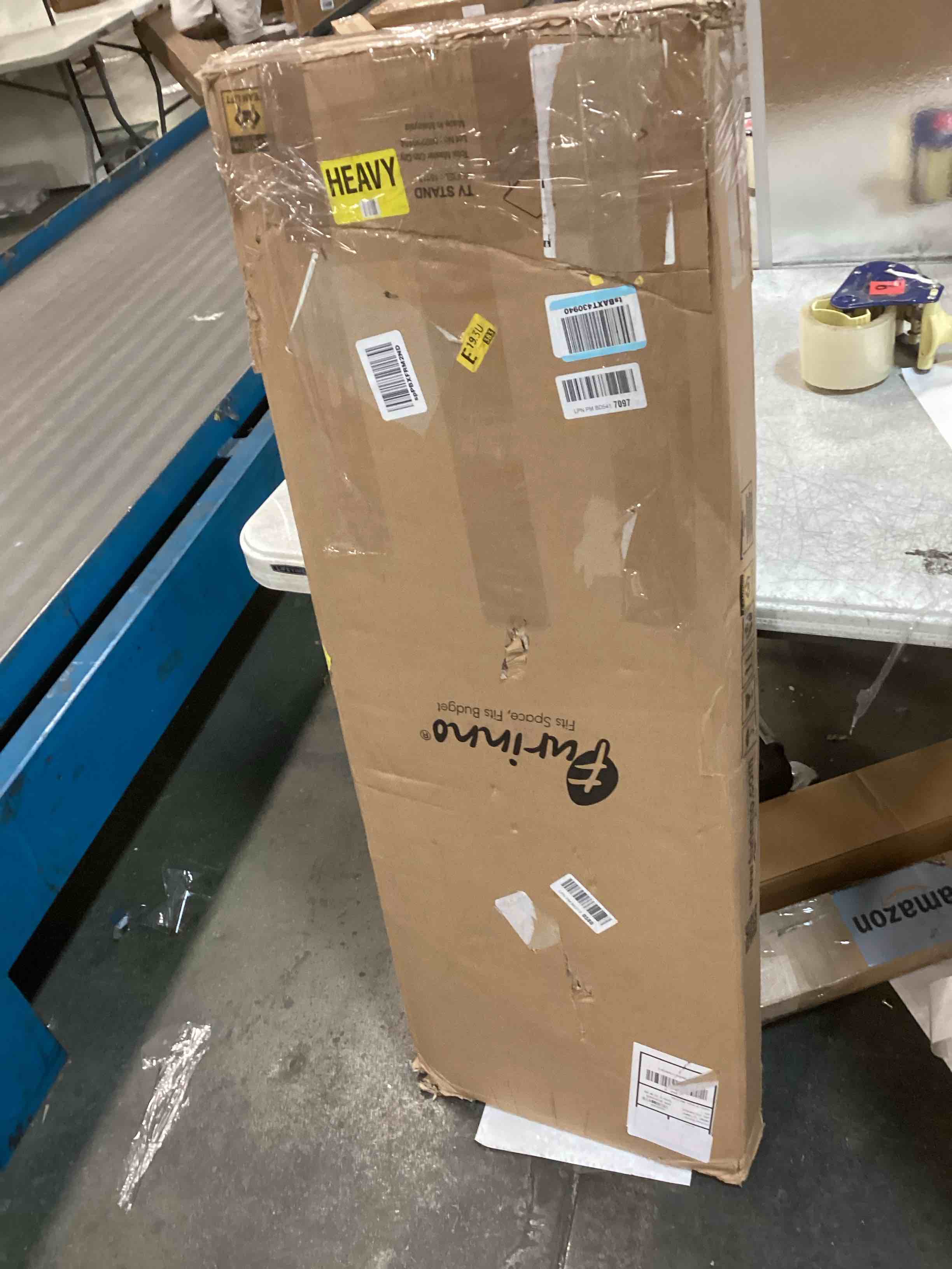 https://s3.amazonaws.com/lotting-images-prod/bidfta/PNK0459705_1729313733474.jpeg