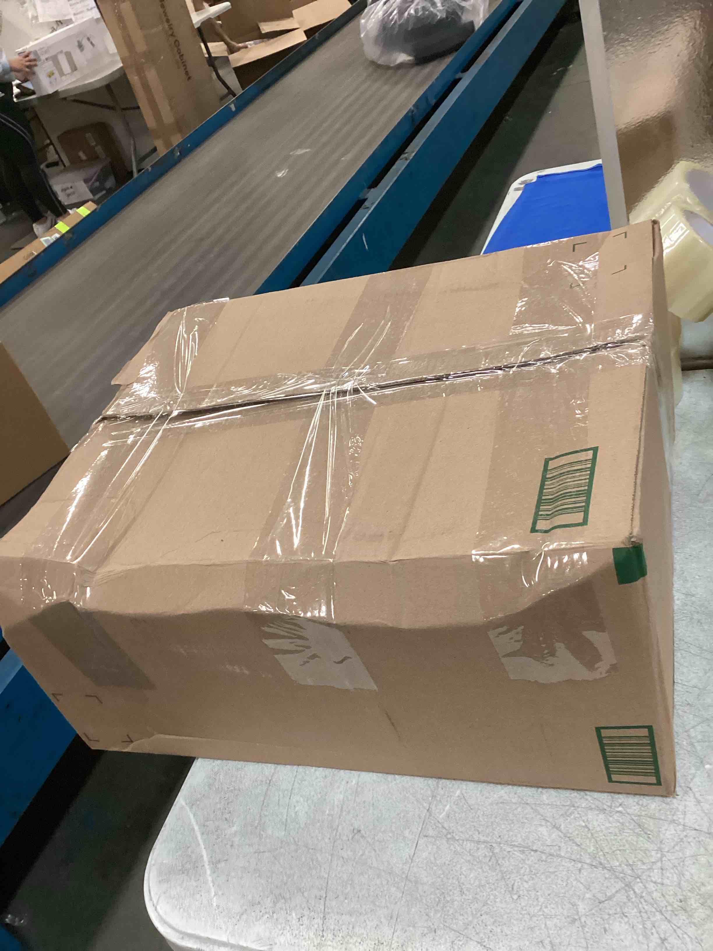 https://s3.amazonaws.com/lotting-images-prod/bidfta/PNK0459880_1729288993660.jpeg