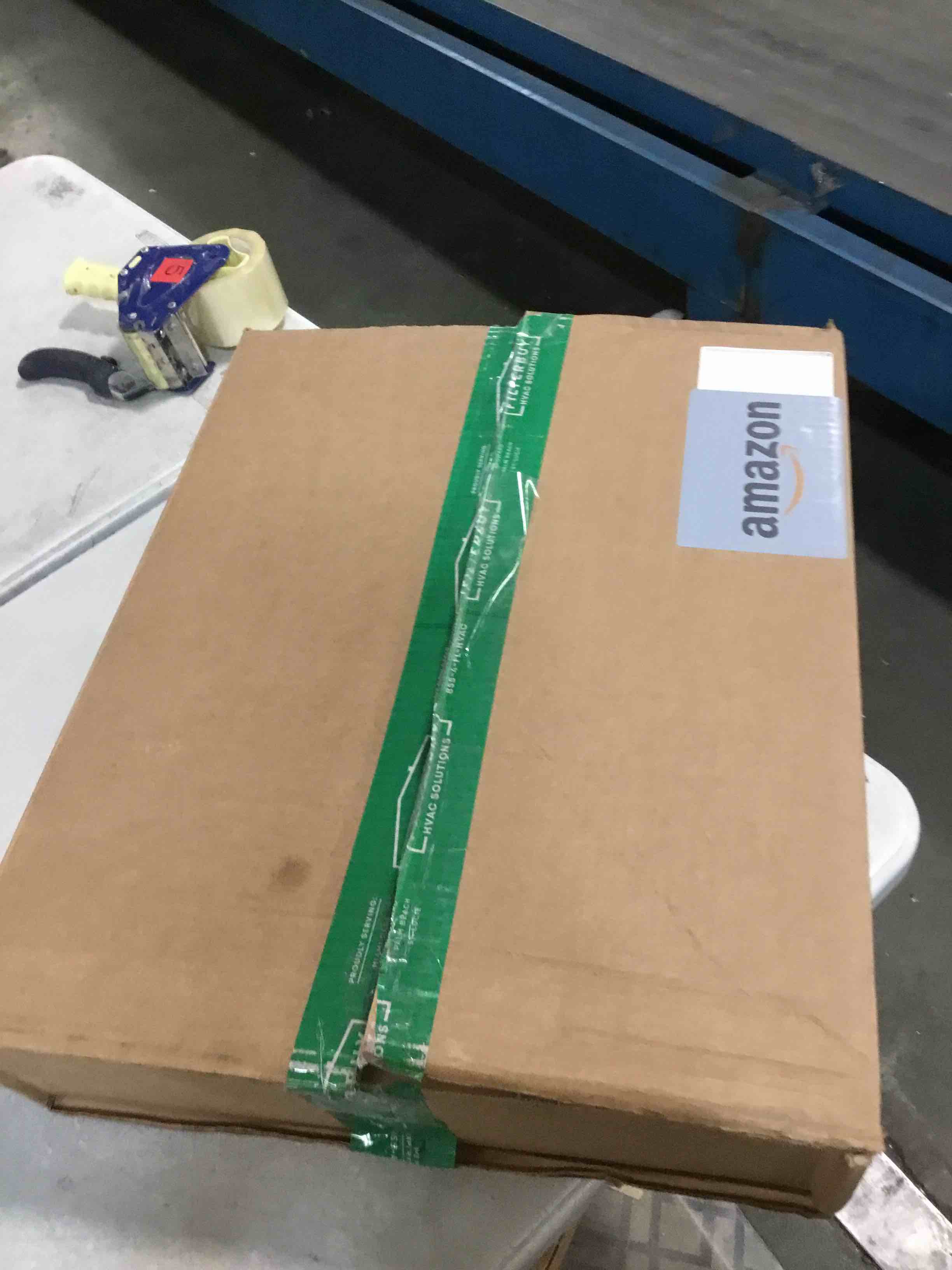 https://s3.amazonaws.com/lotting-images-prod/bidfta/PNK0460026_1730863284687.jpeg