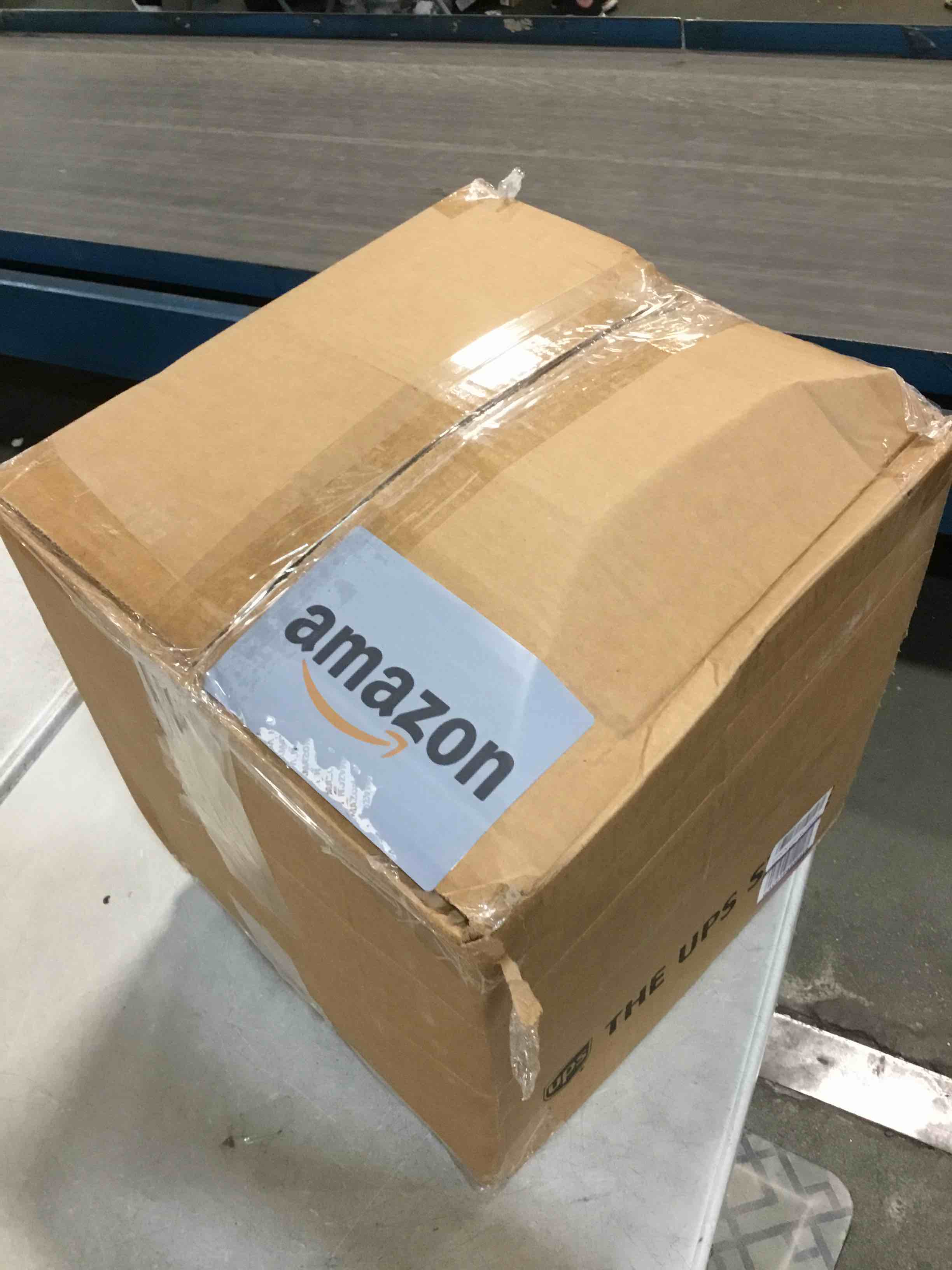 https://s3.amazonaws.com/lotting-images-prod/bidfta/PNK0460046_1730861366254.jpeg