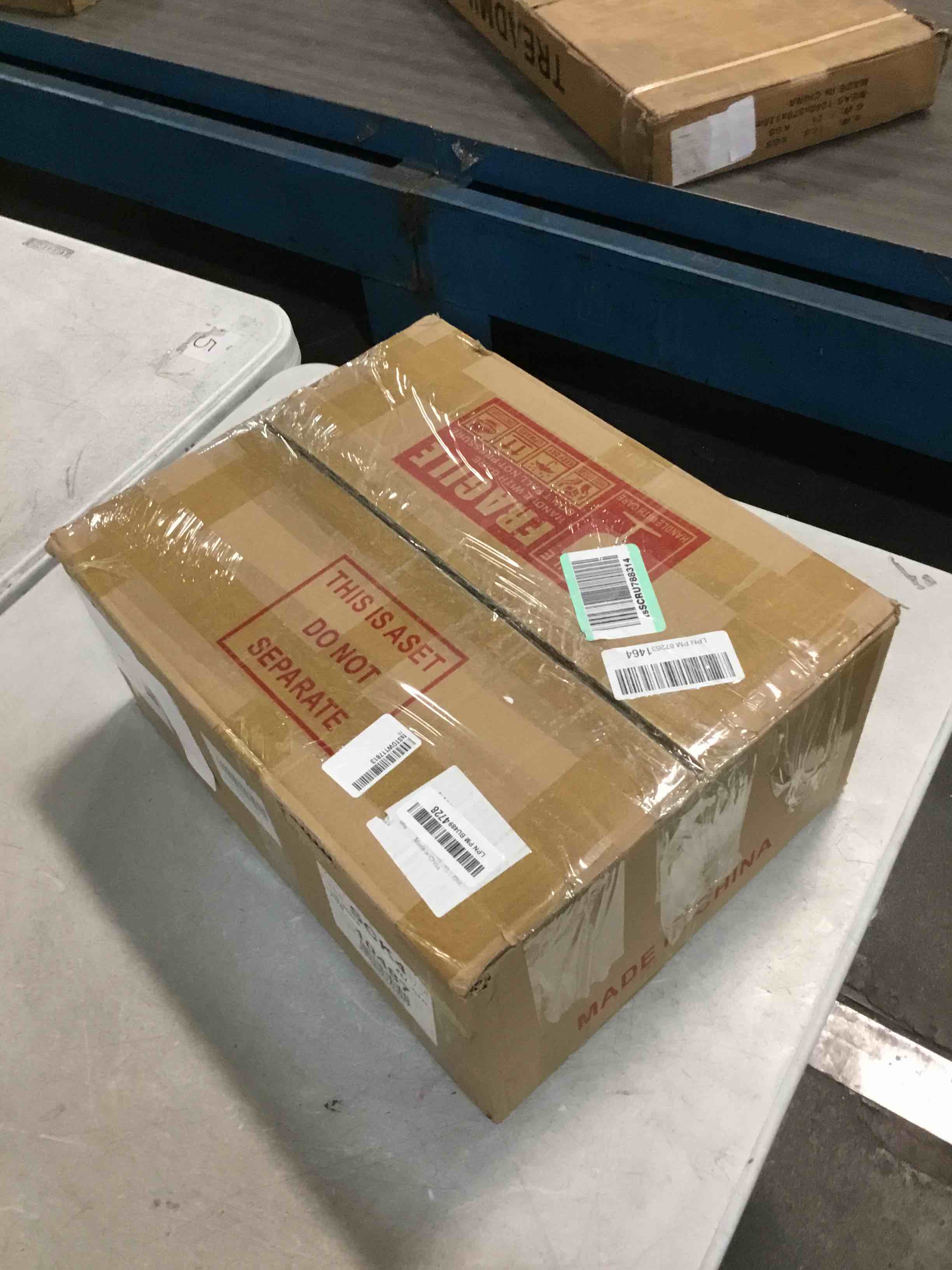 https://s3.amazonaws.com/lotting-images-prod/bidfta/PNK0460398_1730508668839.jpeg