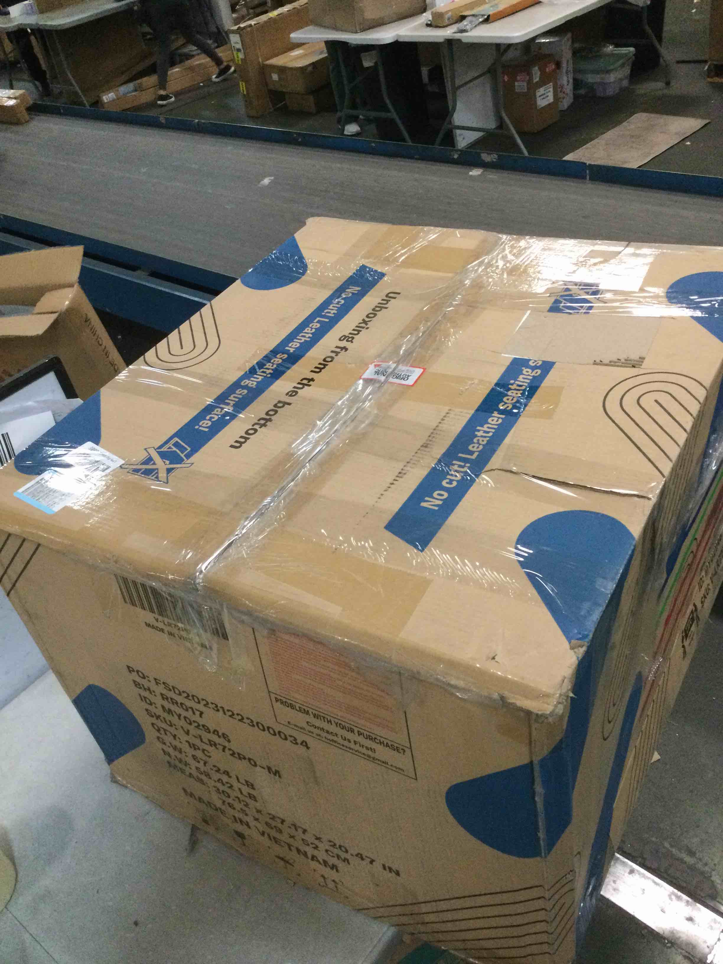 https://s3.amazonaws.com/lotting-images-prod/bidfta/PNK0460716_1730345230542.jpeg