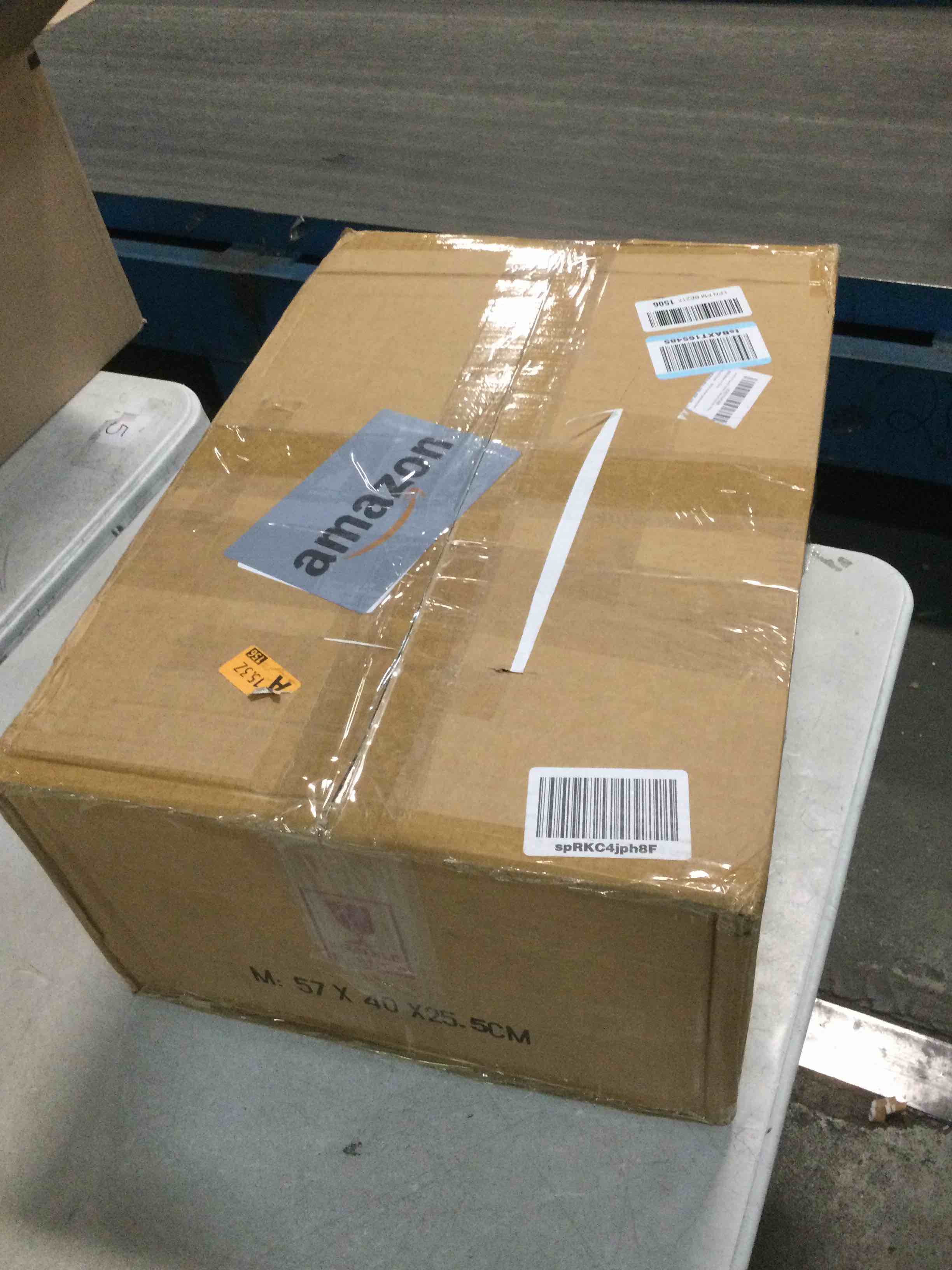 https://s3.amazonaws.com/lotting-images-prod/bidfta/PNK0460725_1730342760003.jpeg