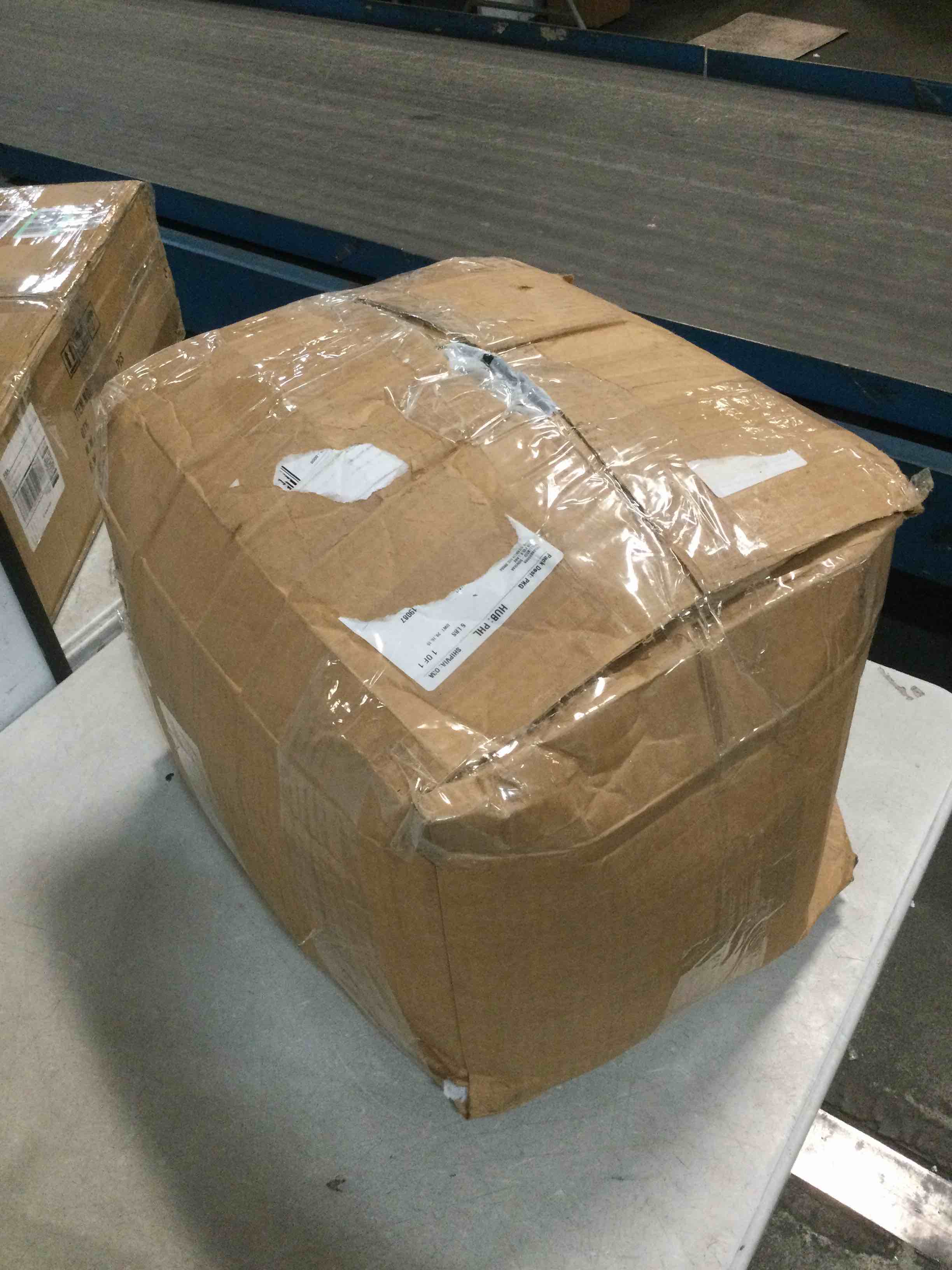 https://s3.amazonaws.com/lotting-images-prod/bidfta/PNK0460776_1730332750969.jpeg