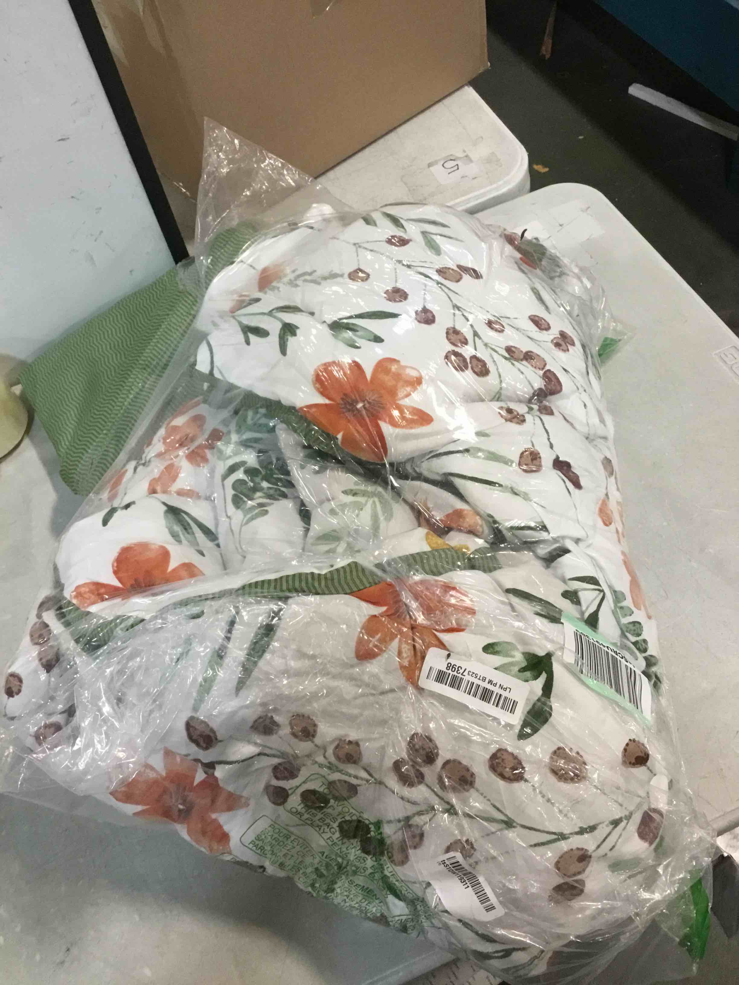 AIKASY Bed in a Bag 7 Pieces Queen Size Floral Print Soft