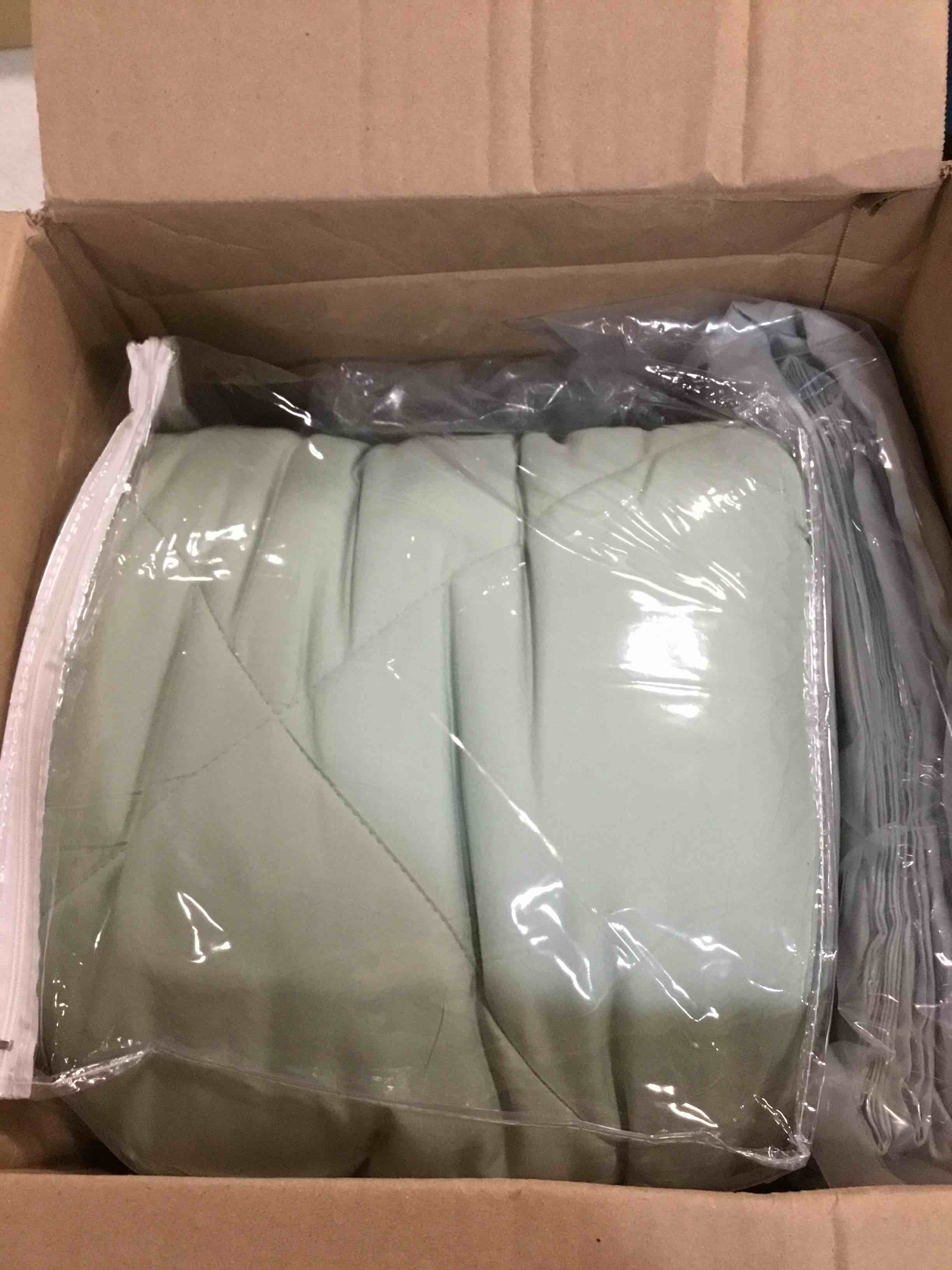 https://s3.amazonaws.com/lotting-images-prod/bidfta/PNK0461427_1729727273246.jpeg