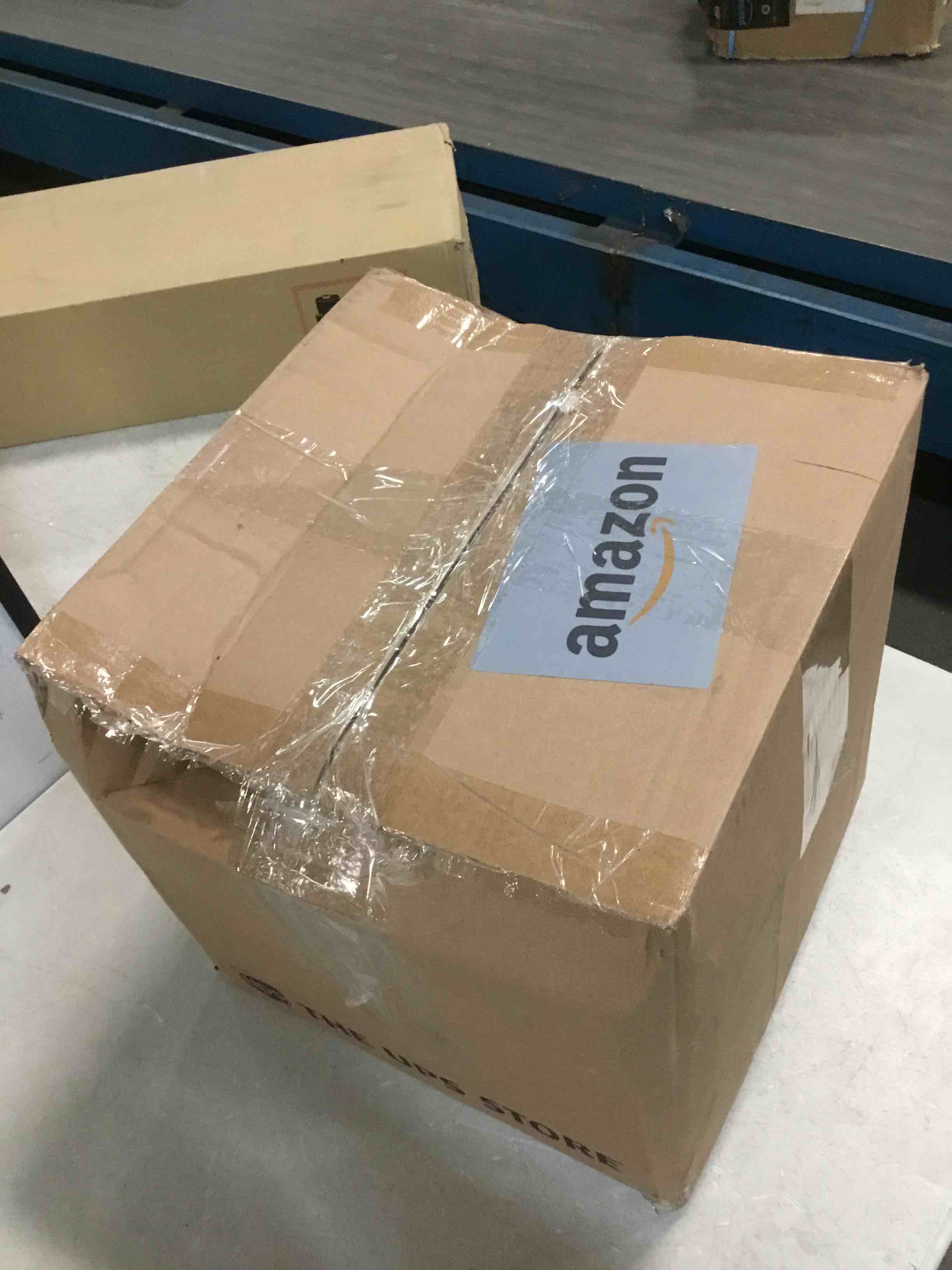 https://s3.amazonaws.com/lotting-images-prod/bidfta/PNK0461427_1729727301504.jpeg