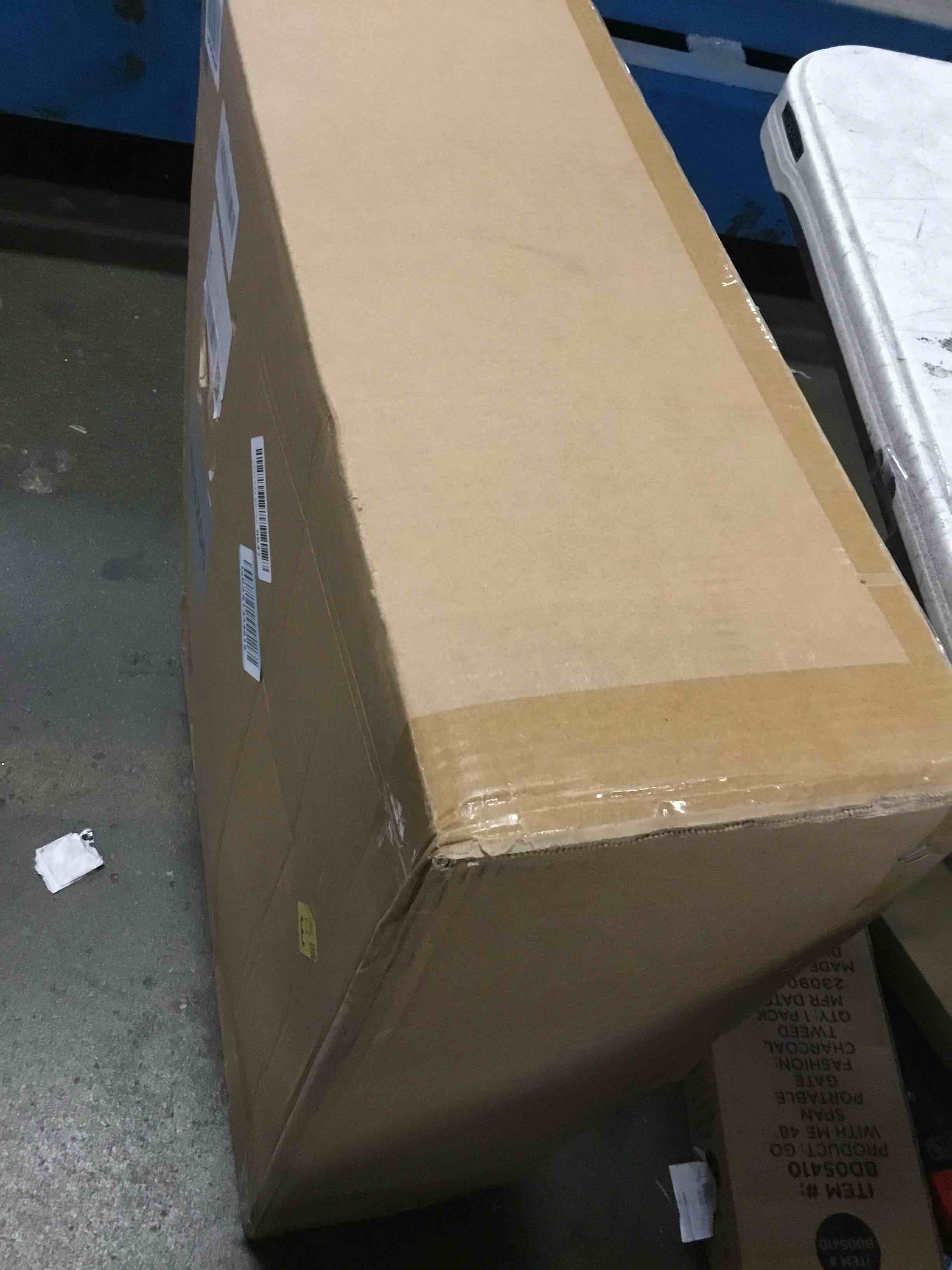 https://s3.amazonaws.com/lotting-images-prod/bidfta/PNK0462248_1730298787742.jpeg
