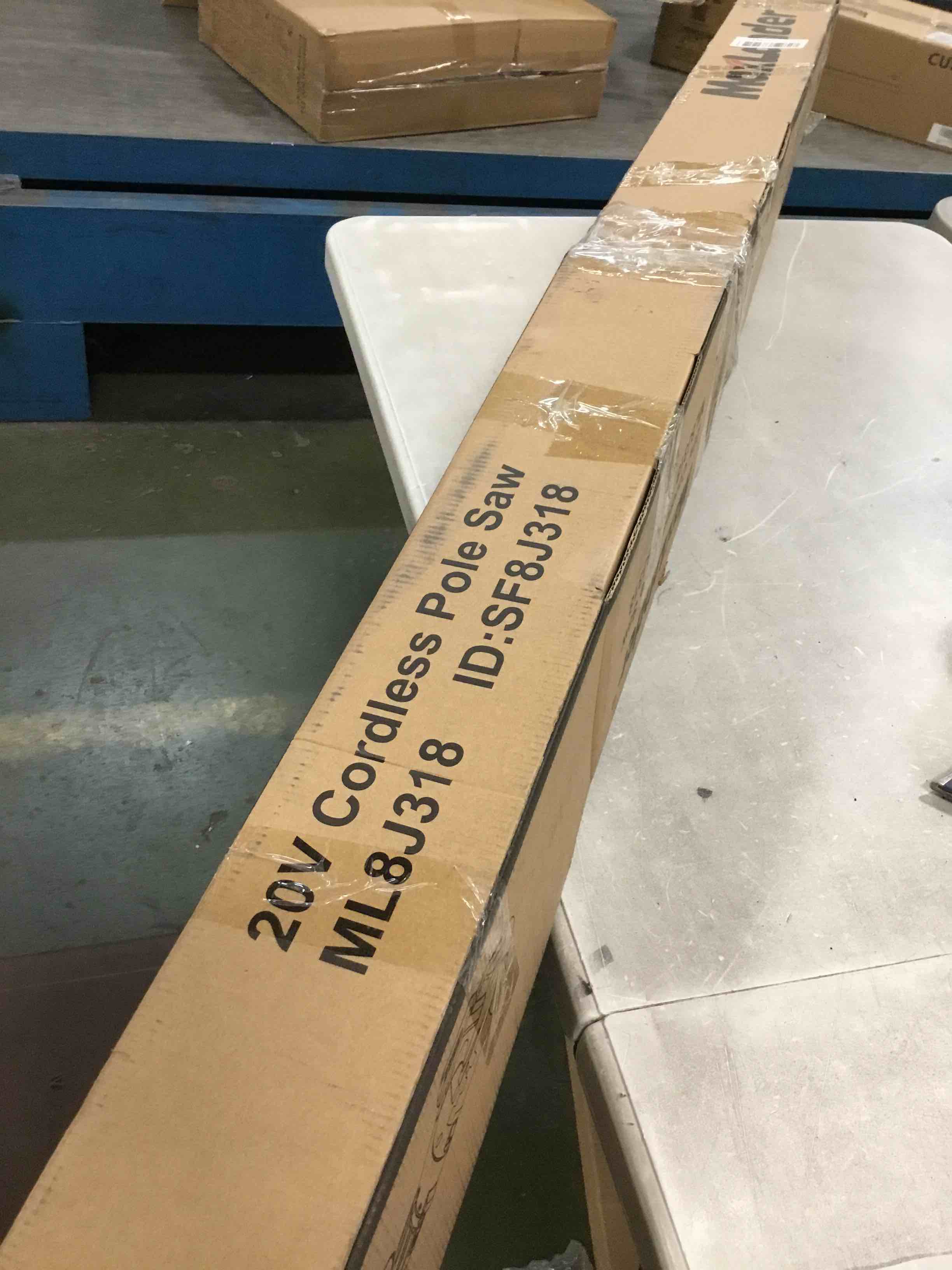 https://s3.amazonaws.com/lotting-images-prod/bidfta/PNK0463335_1729772220727.jpeg
