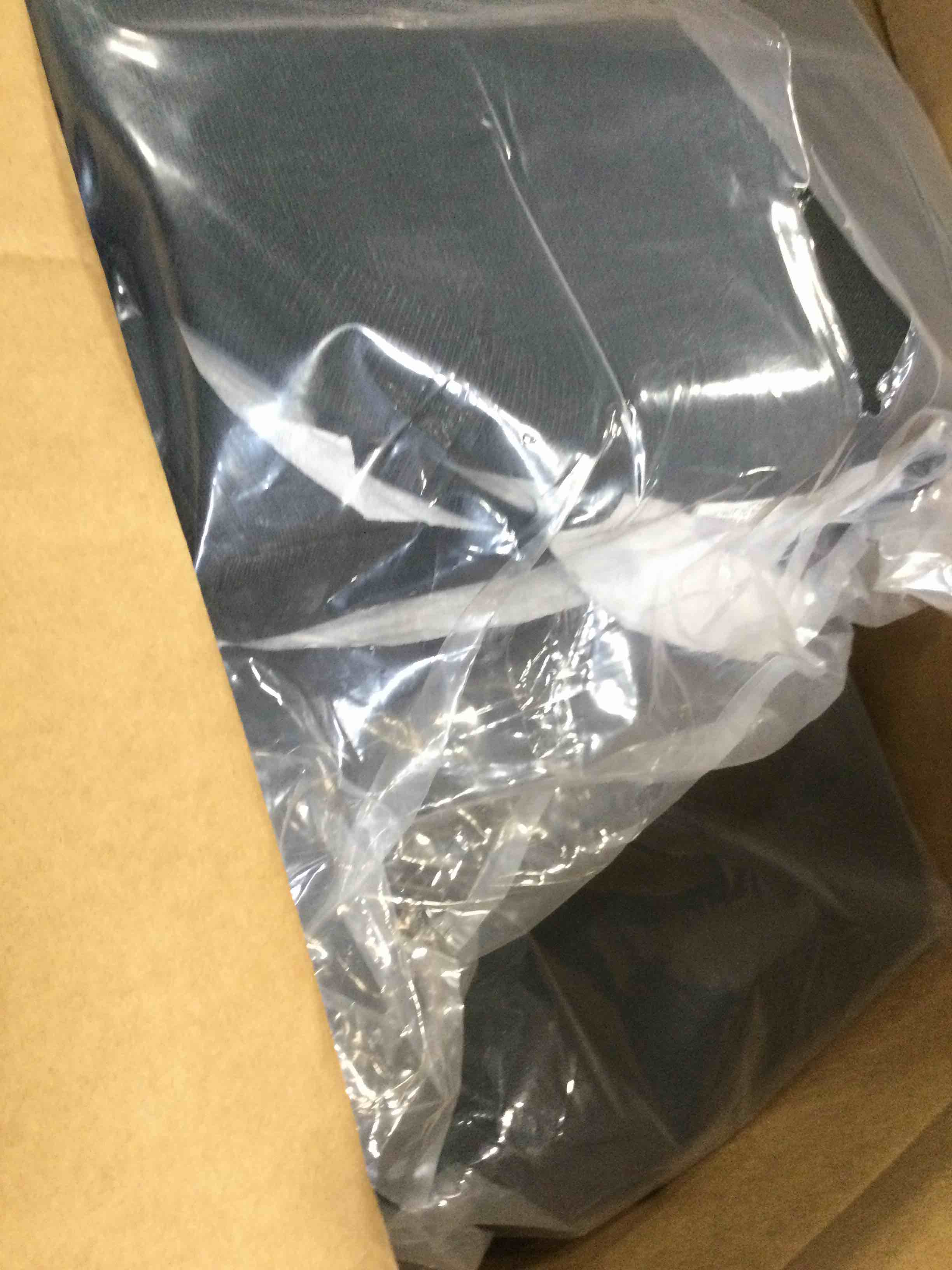 https://s3.amazonaws.com/lotting-images-prod/bidfta/PNK0464003_1730137845693.jpeg
