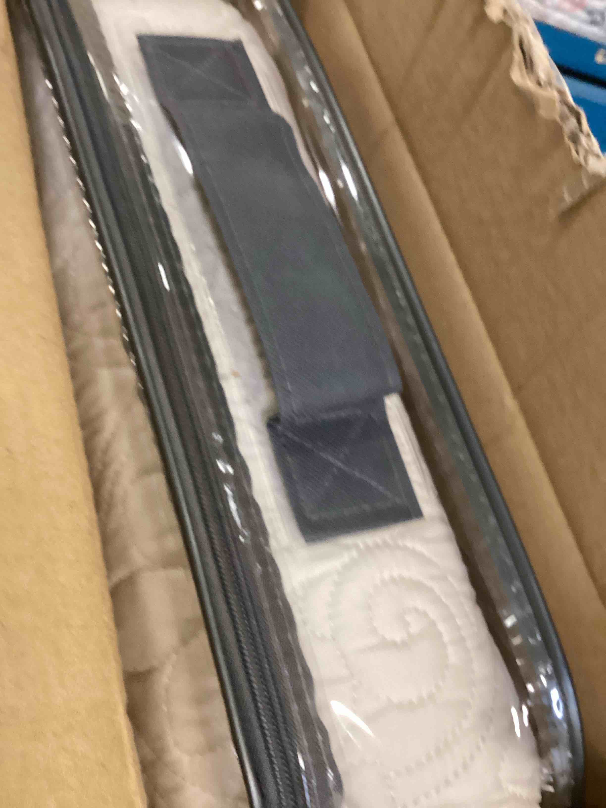 https://s3.amazonaws.com/lotting-images-prod/bidfta/PNK0464526_1729879876889.jpeg
