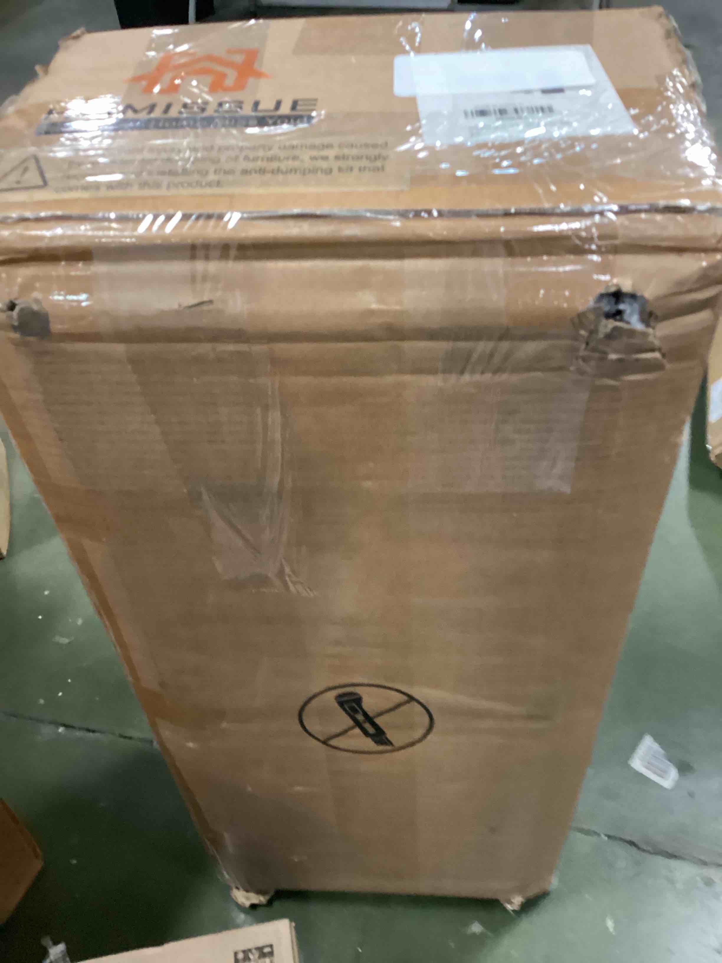 https://s3.amazonaws.com/lotting-images-prod/bidfta/PNK0465027_1729770135832.jpeg