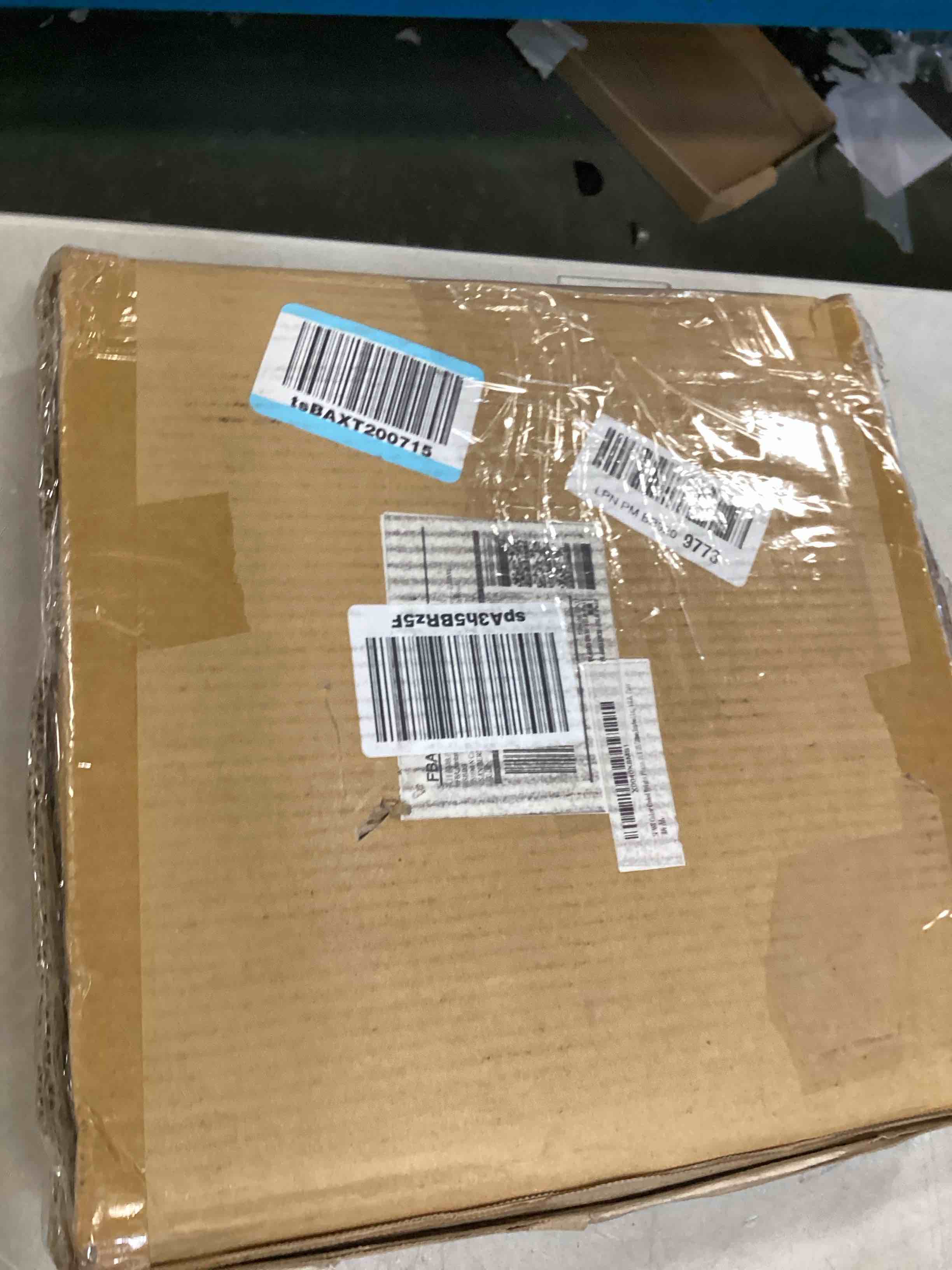 https://s3.amazonaws.com/lotting-images-prod/bidfta/PNK0465118_1729706945545.jpeg
