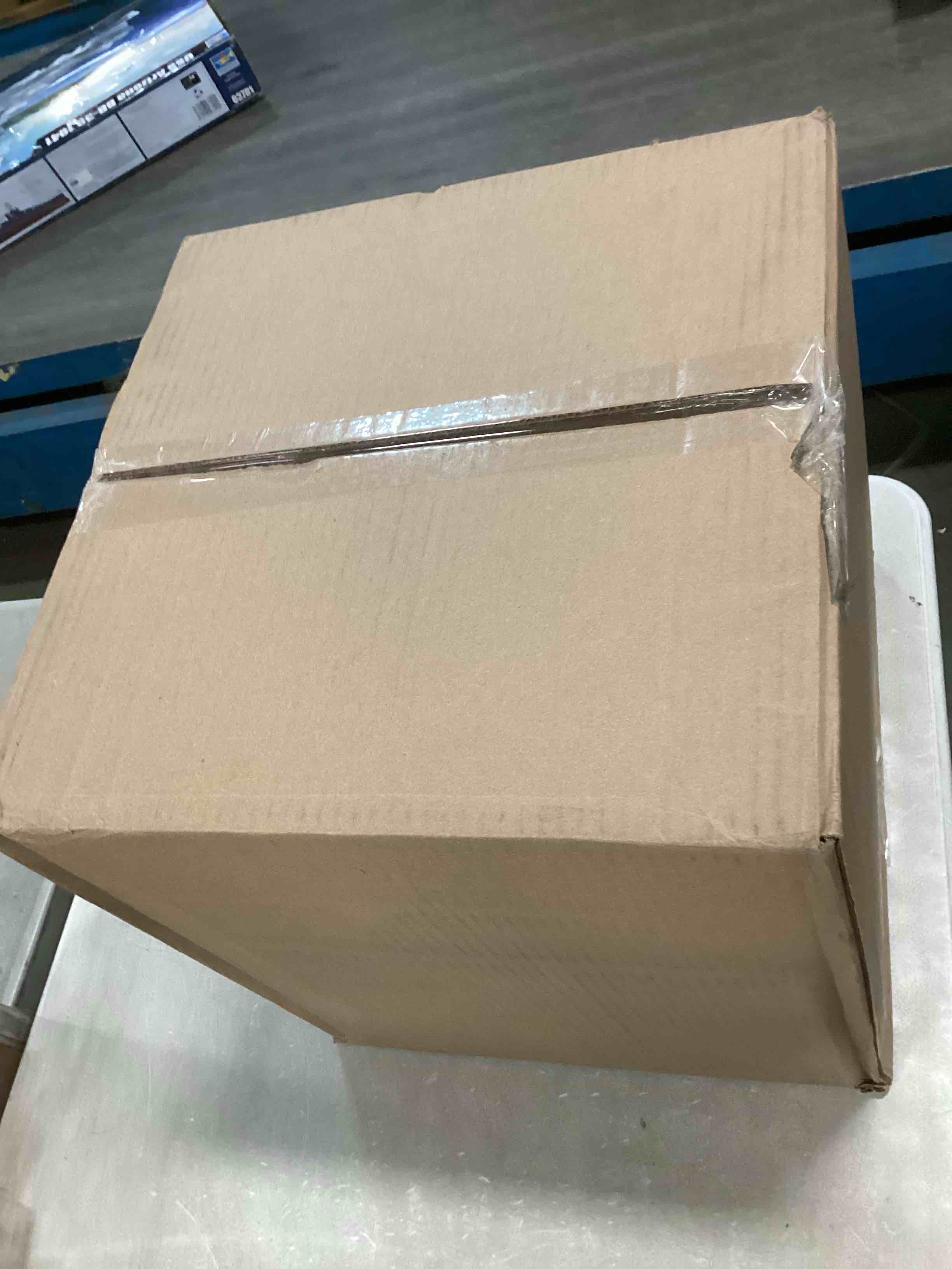 https://s3.amazonaws.com/lotting-images-prod/bidfta/PNK0466521_1729728106583.jpeg