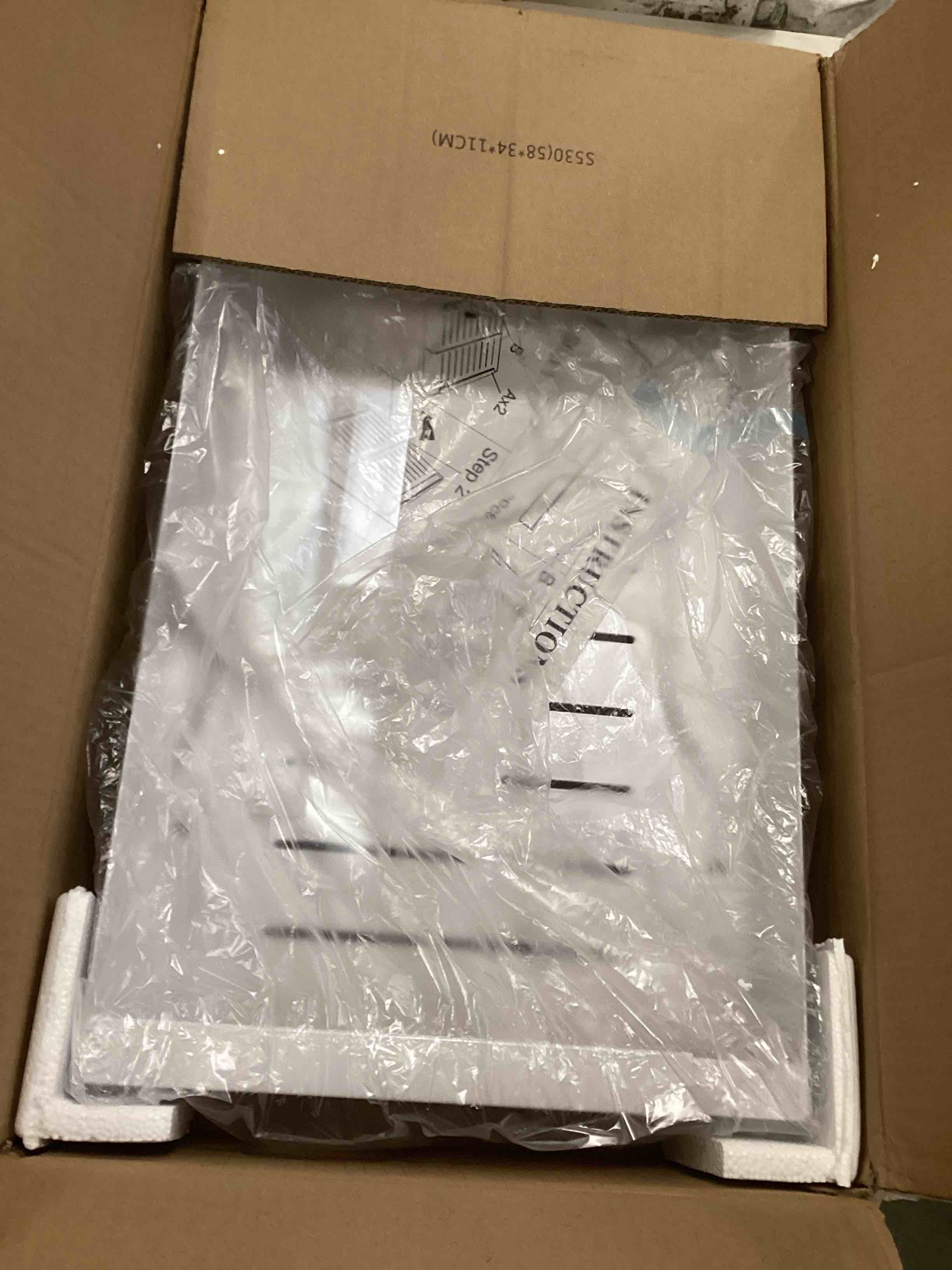 https://s3.amazonaws.com/lotting-images-prod/bidfta/PNK0467056_1729352724912.jpeg