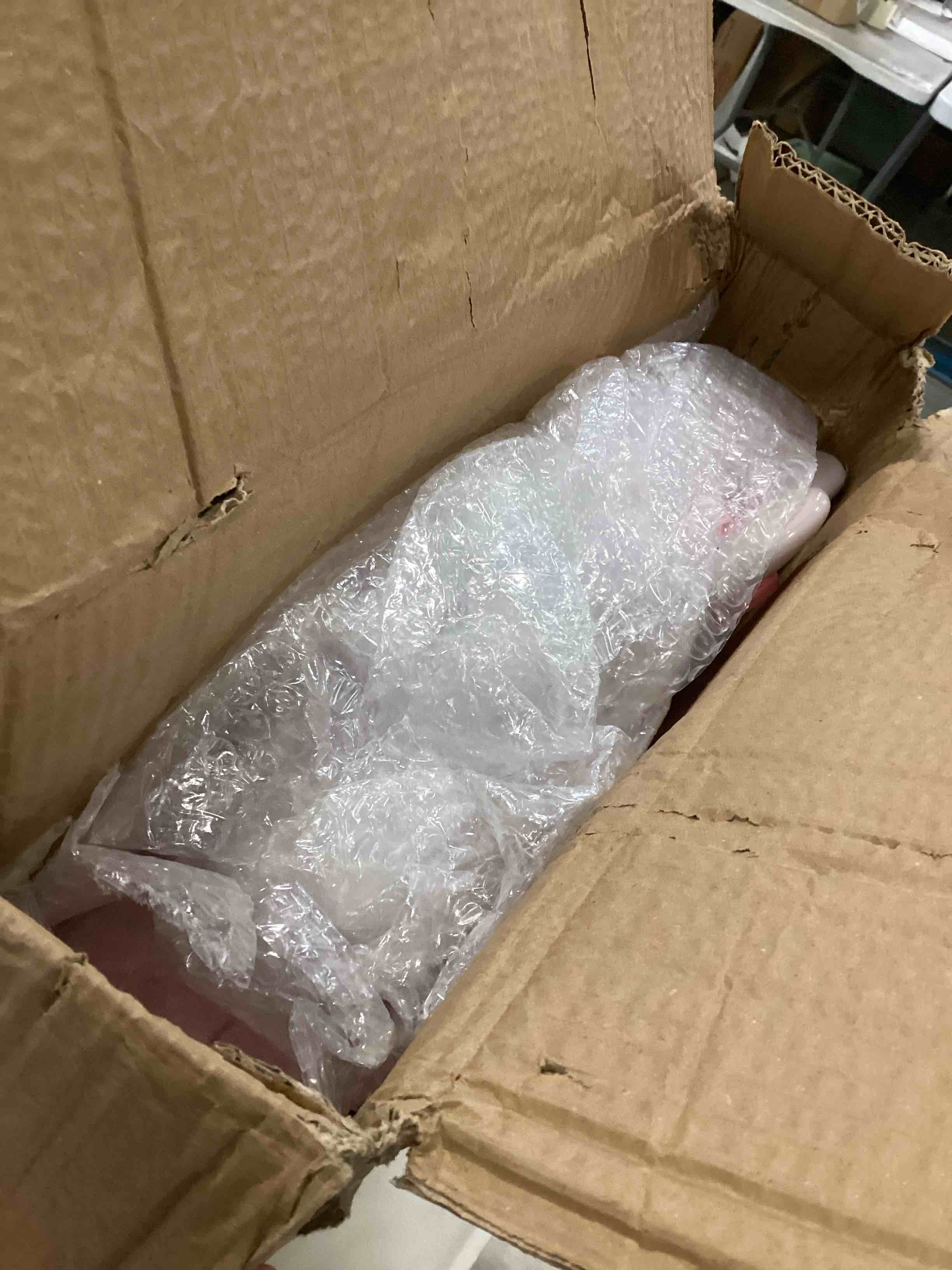 https://s3.amazonaws.com/lotting-images-prod/bidfta/PNK0467093_1729348517221.jpeg