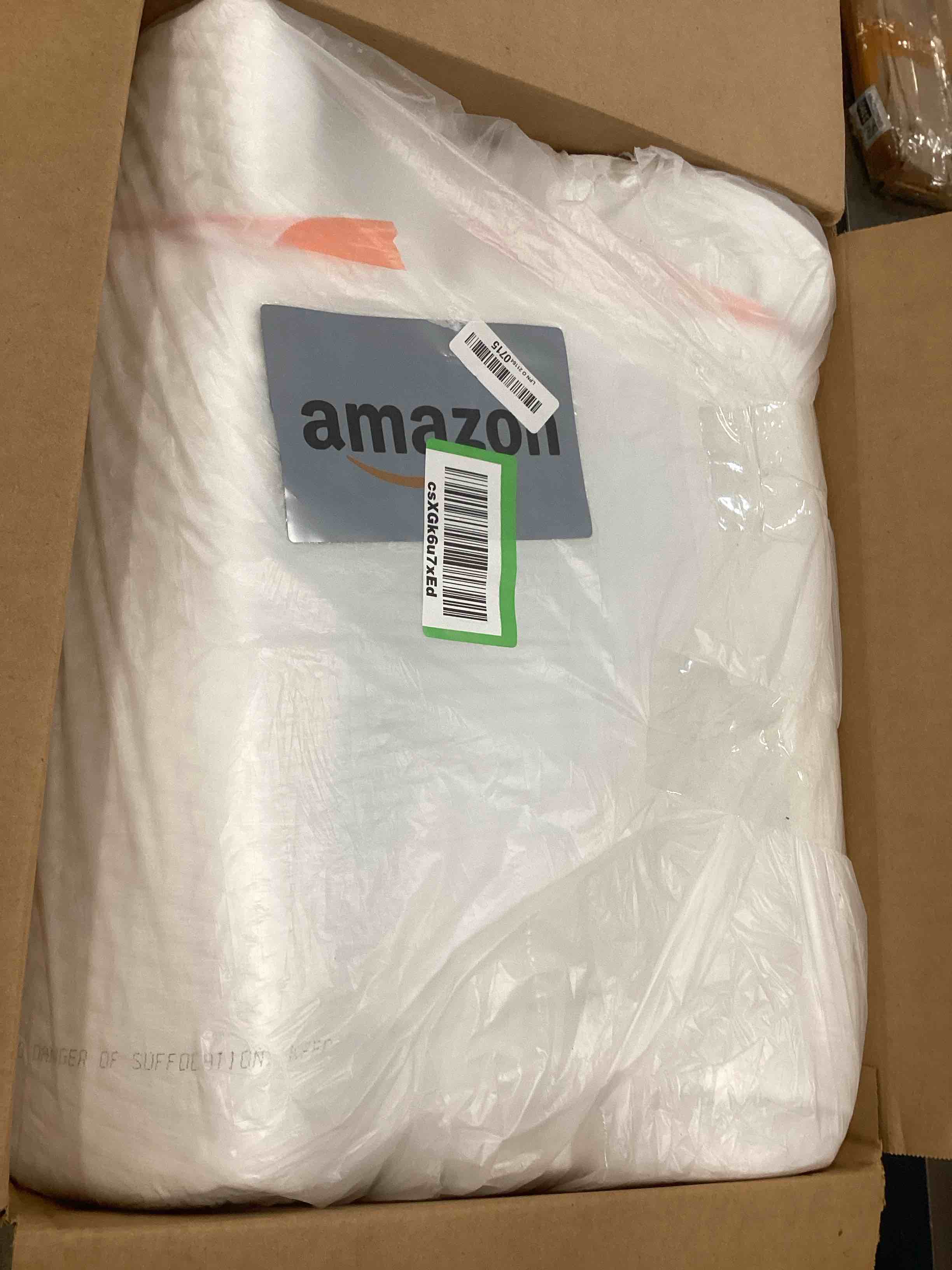 https://s3.amazonaws.com/lotting-images-prod/bidfta/PNK0467680_1729138199013.jpeg