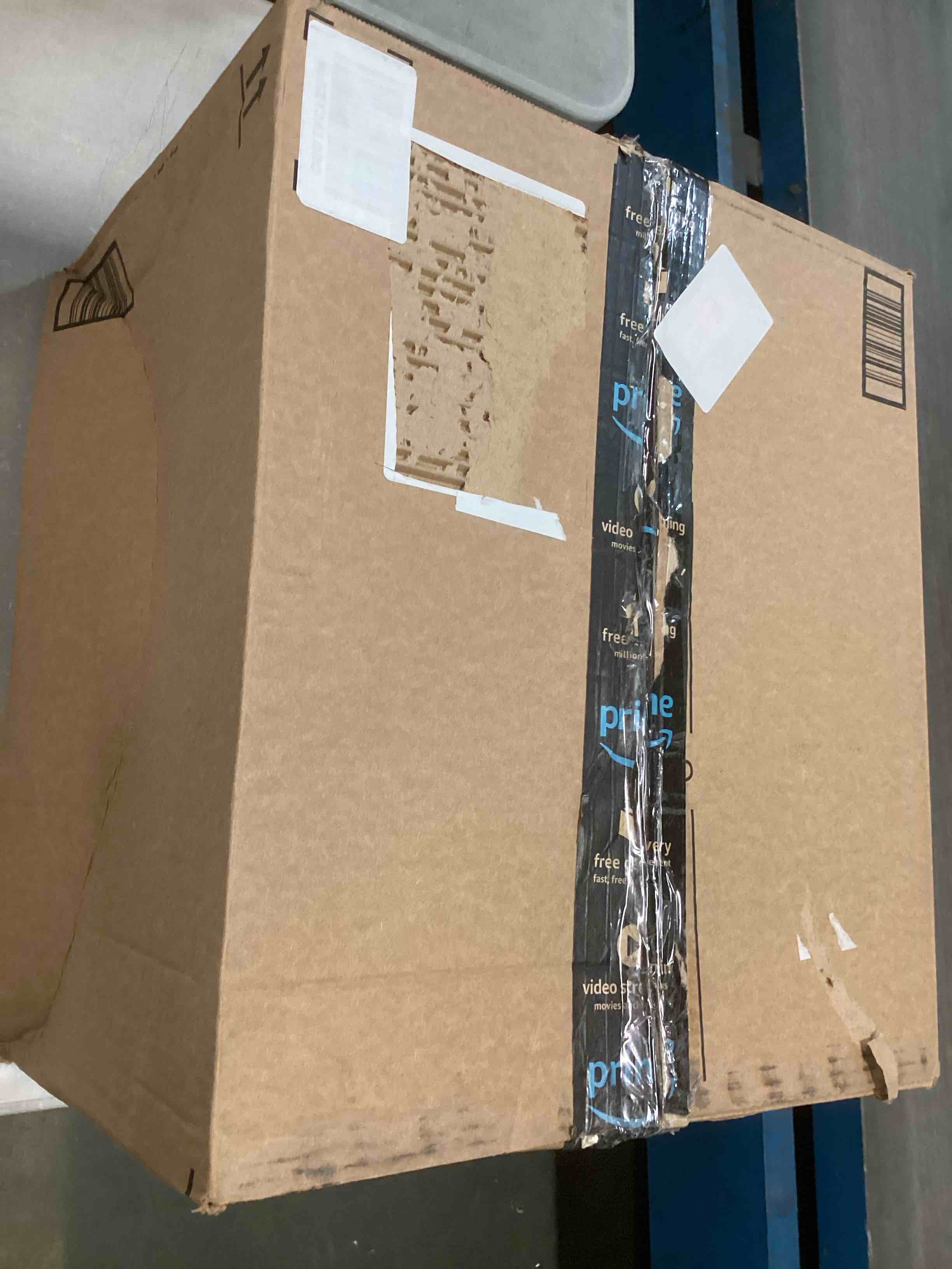 https://s3.amazonaws.com/lotting-images-prod/bidfta/PNK0467702_1729135928462.jpeg